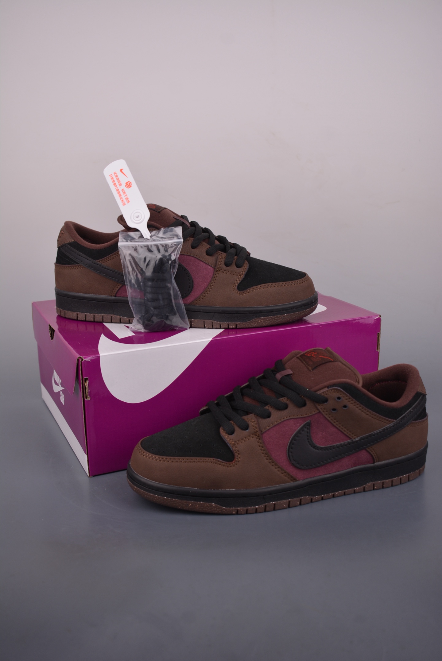 Nike SB Dunk Low Supreme联名 FN0619-600