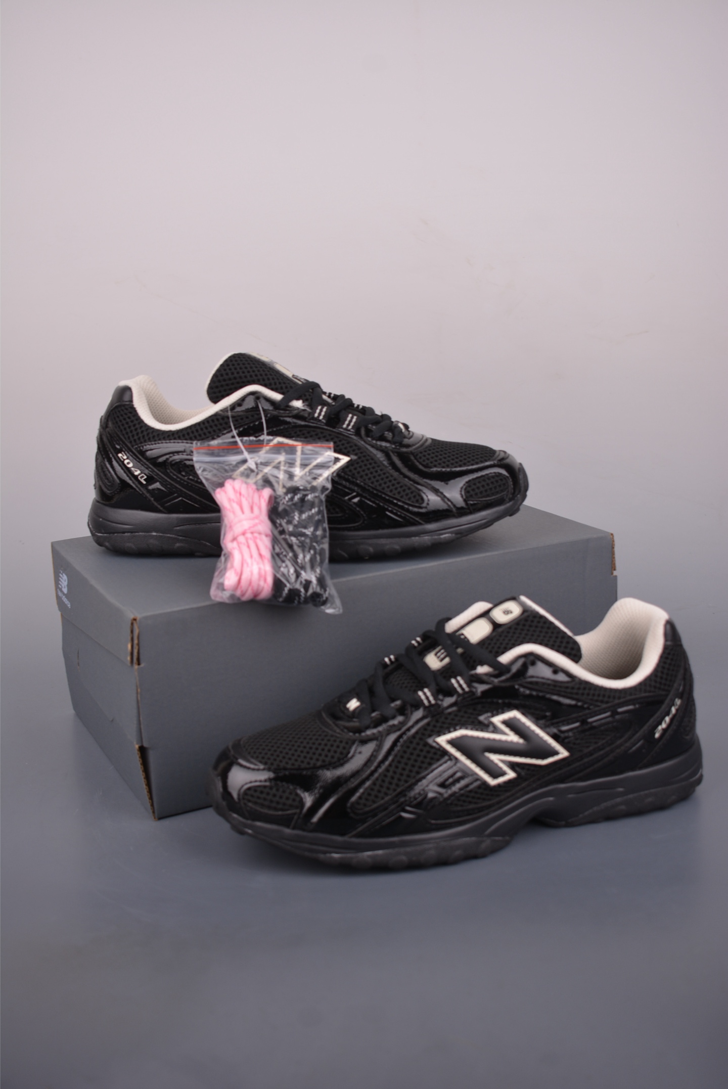 180 New Balance 新百伦204 系列 复古休闲运动百搭老爹跑步鞋 U204LMRA