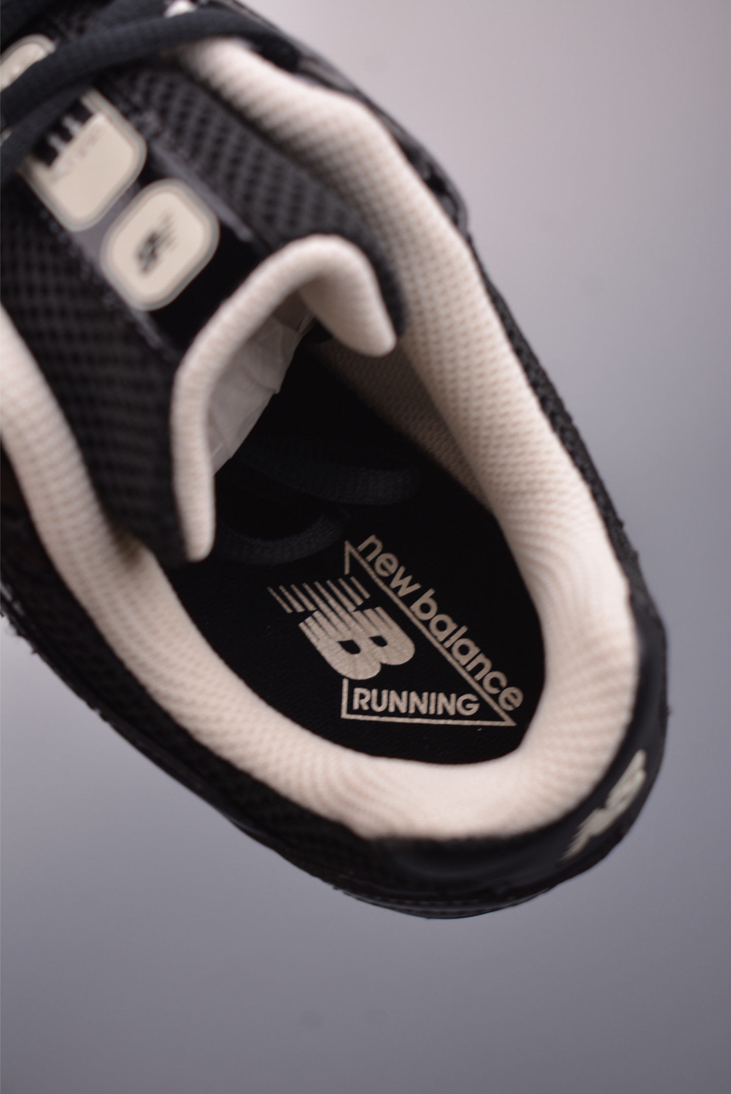 180 New Balance 新百伦204 系列 复古休闲运动百搭老爹跑步鞋 U204LMRA