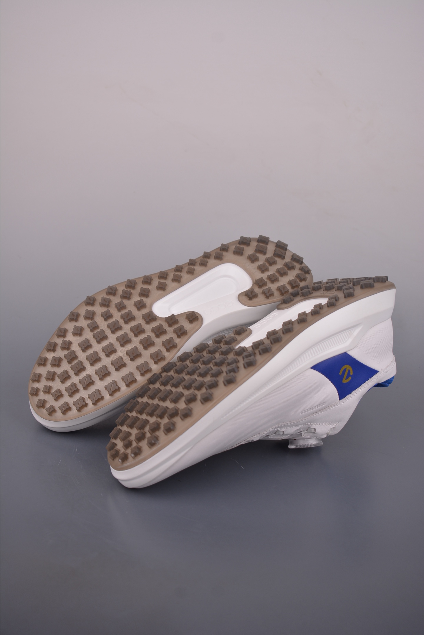 280 ECCO爱步跑步鞋百搭舒适 秋冬新款厚底休闲运动鞋男鞋 100834