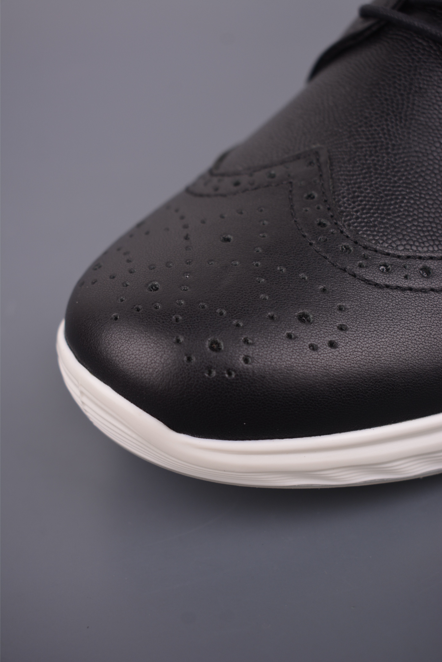 280 ECCO爱步跑步鞋百搭舒适 秋冬新款厚底休闲运动鞋男鞋 10270