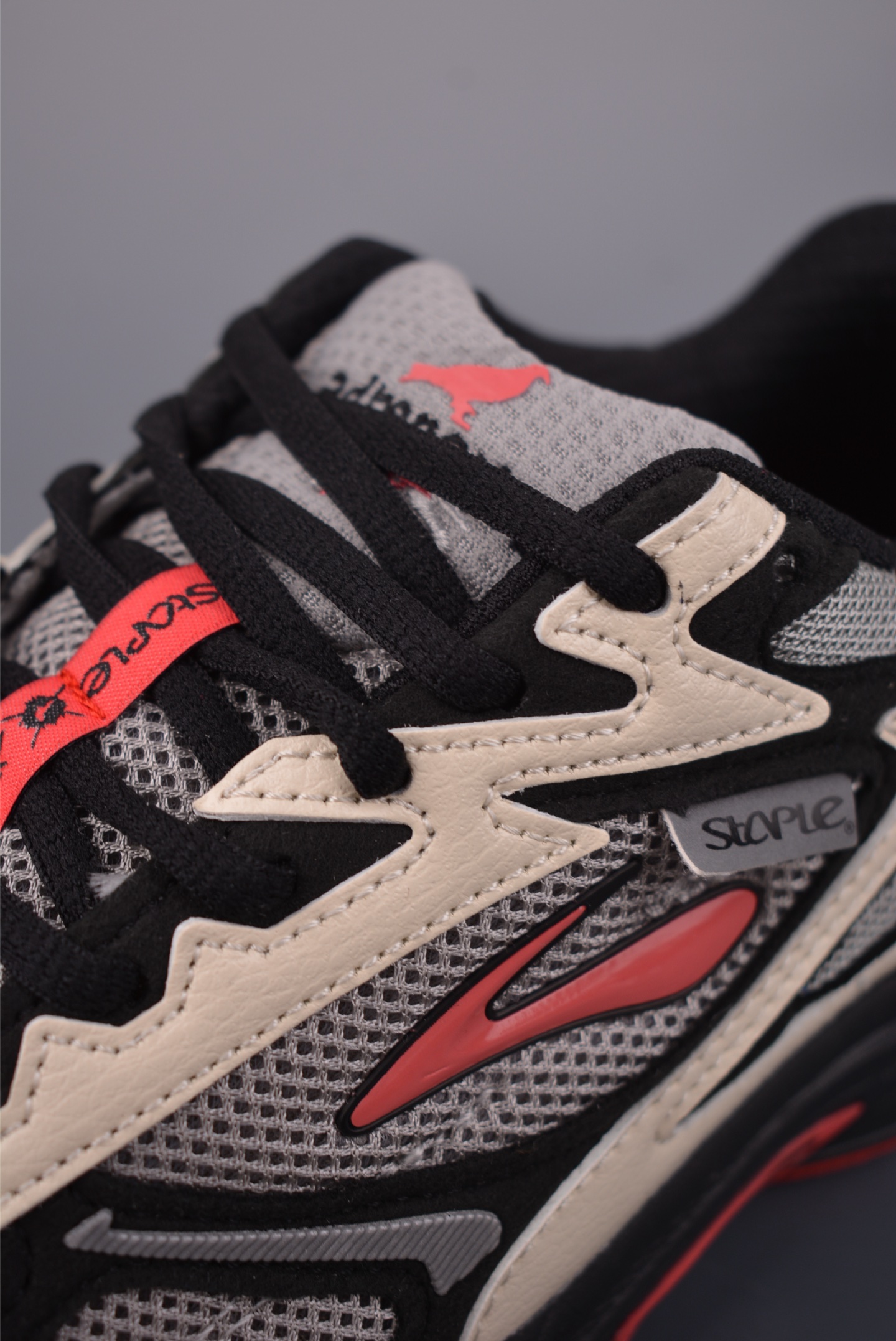 180 Brooks 布鲁克斯 Staple x Adrenaline GTS 4 超弹轻盈跑步鞋 110508