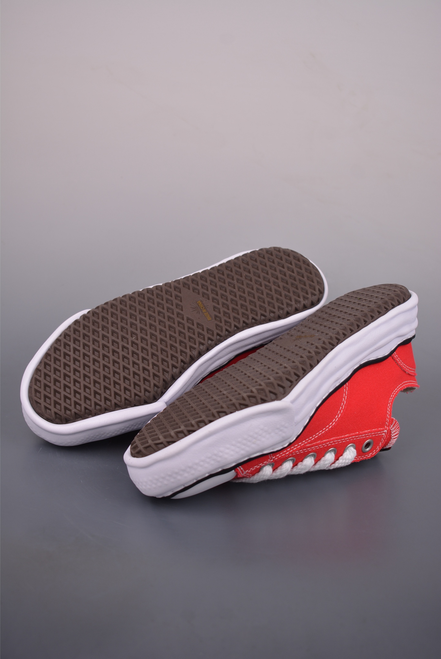 220 纯原版 余文乐Madness x 三原康裕MMY/Maison MIHARA YASUHIRO Wayne Original Sole Leather Low Sneaker 变形溶解雪糕底低帮百搭休闲运动板鞋 AO1FW702-Chinese UA Cheap High Quatity Brand Clothes Bags handbags Sneakers wholesale wholesaler seller from China Factory suppliers Fashion Clothing Shoes best Quality Beautiful Price 220 纯原版 余文乐Madness x 三原康裕MMY/Maison MIHARA YASUHIRO Wayne Original Sole Leather Low Sneaker 变形溶解雪糕底低帮百搭休闲运动板鞋 AO1FW702