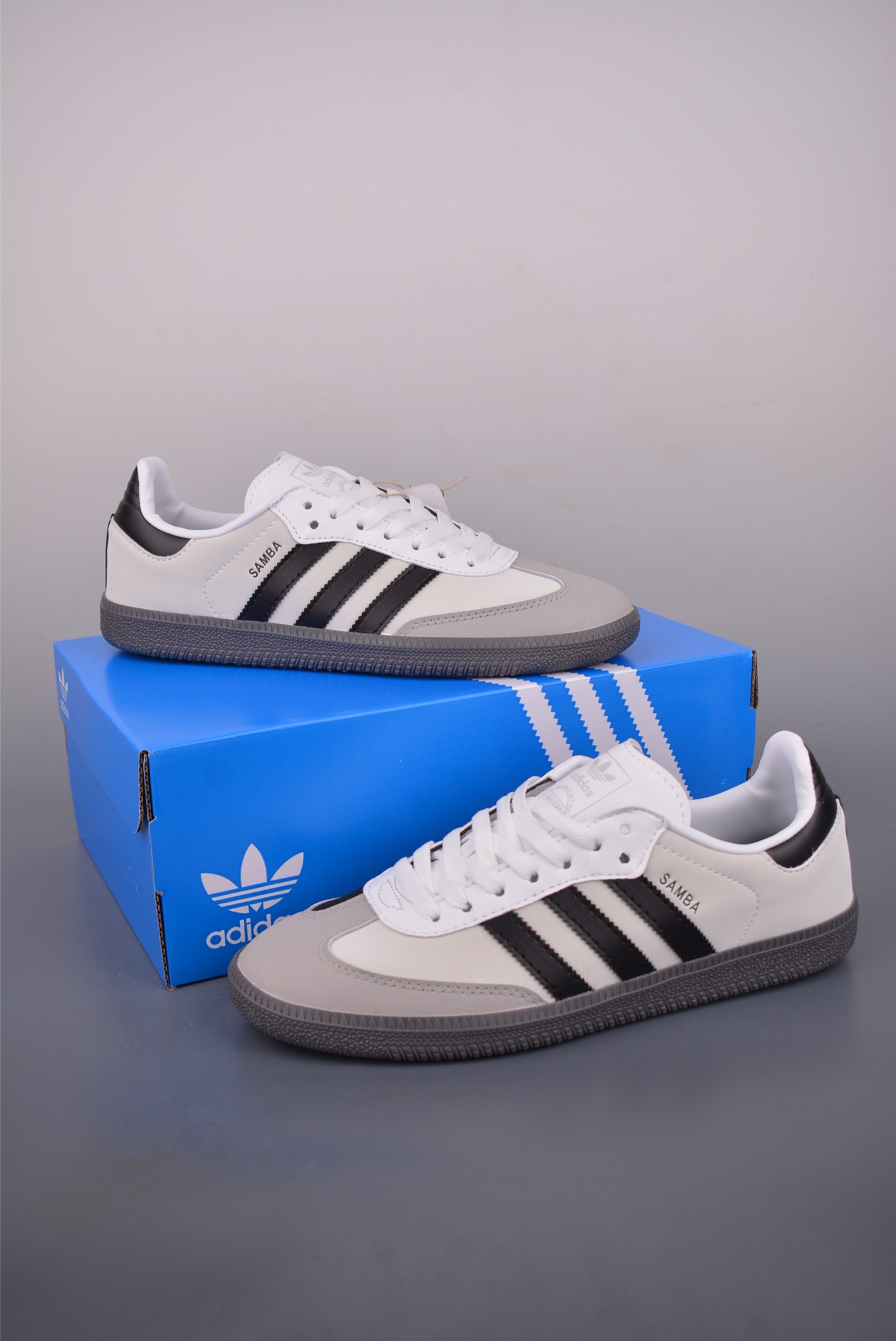 Adidas三叶草SAMBA W 休闲板鞋 KJ7595