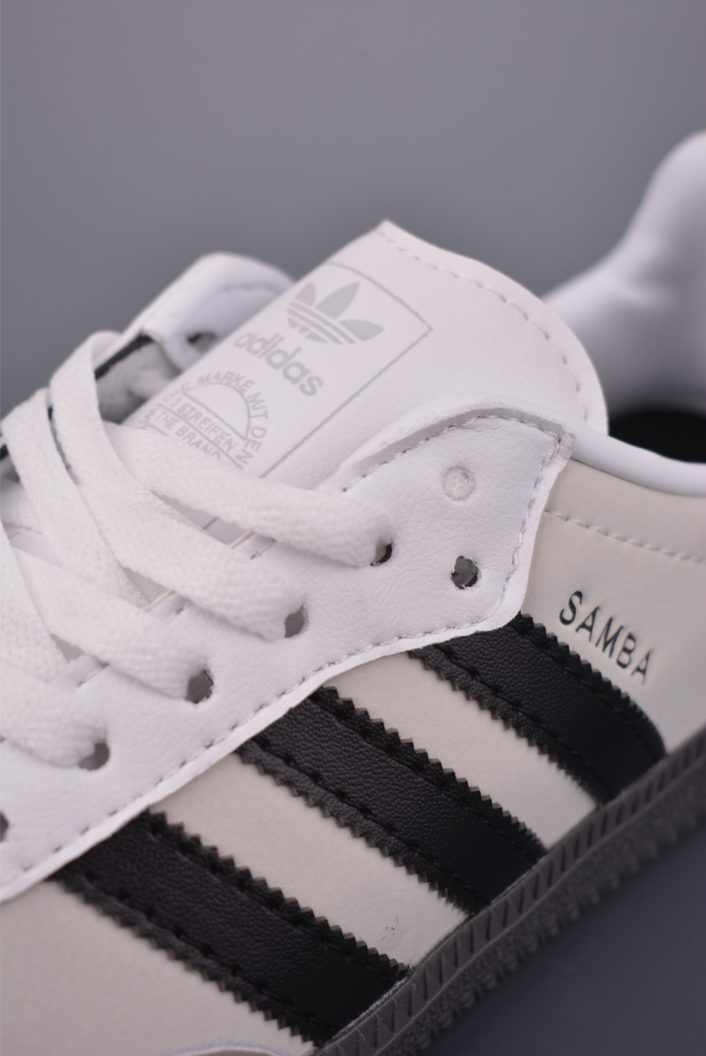 Adidas三叶草SAMBA W 休闲板鞋 KJ7595