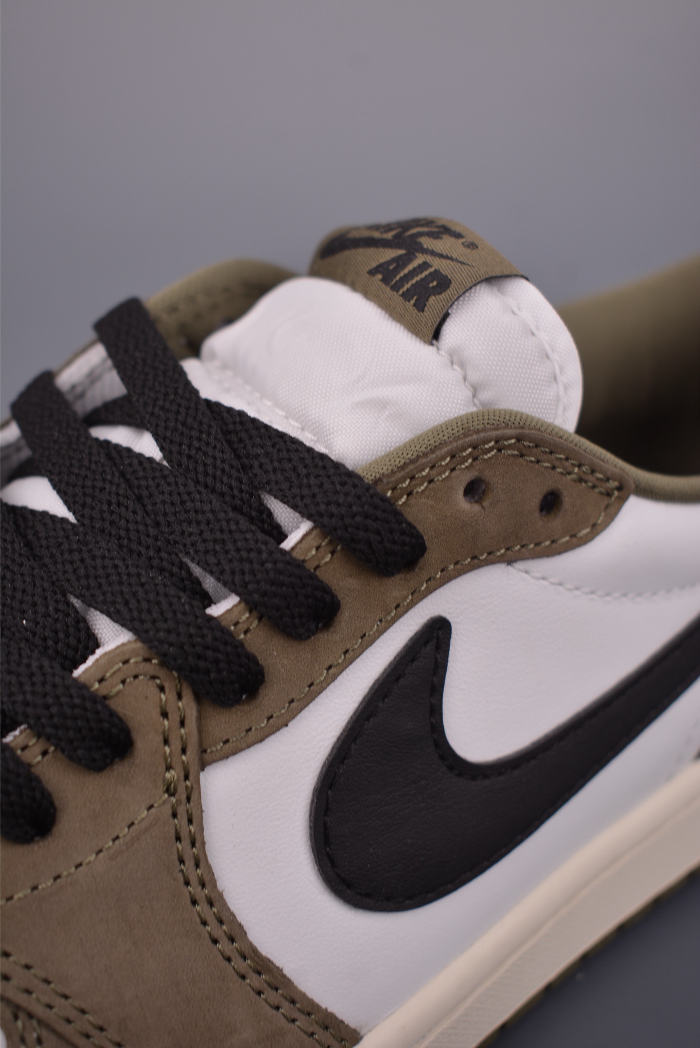 原装裸鞋级 市面最高工艺产物 Air Jordan 1 Low白绿倒钩 HQ6998-200