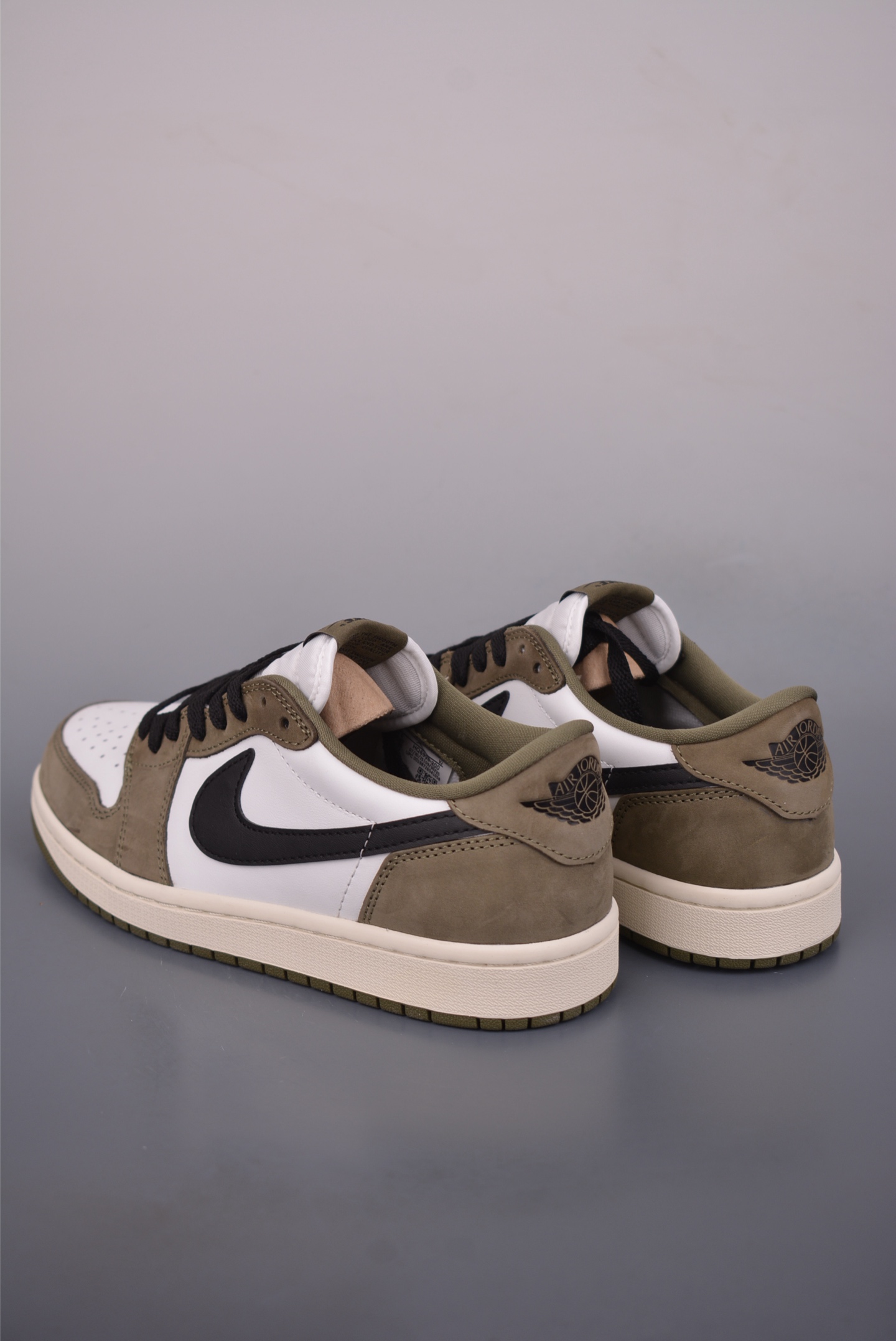 原装裸鞋级 市面最高工艺产物 Air Jordan 1 Low白绿倒钩 HQ6998-200