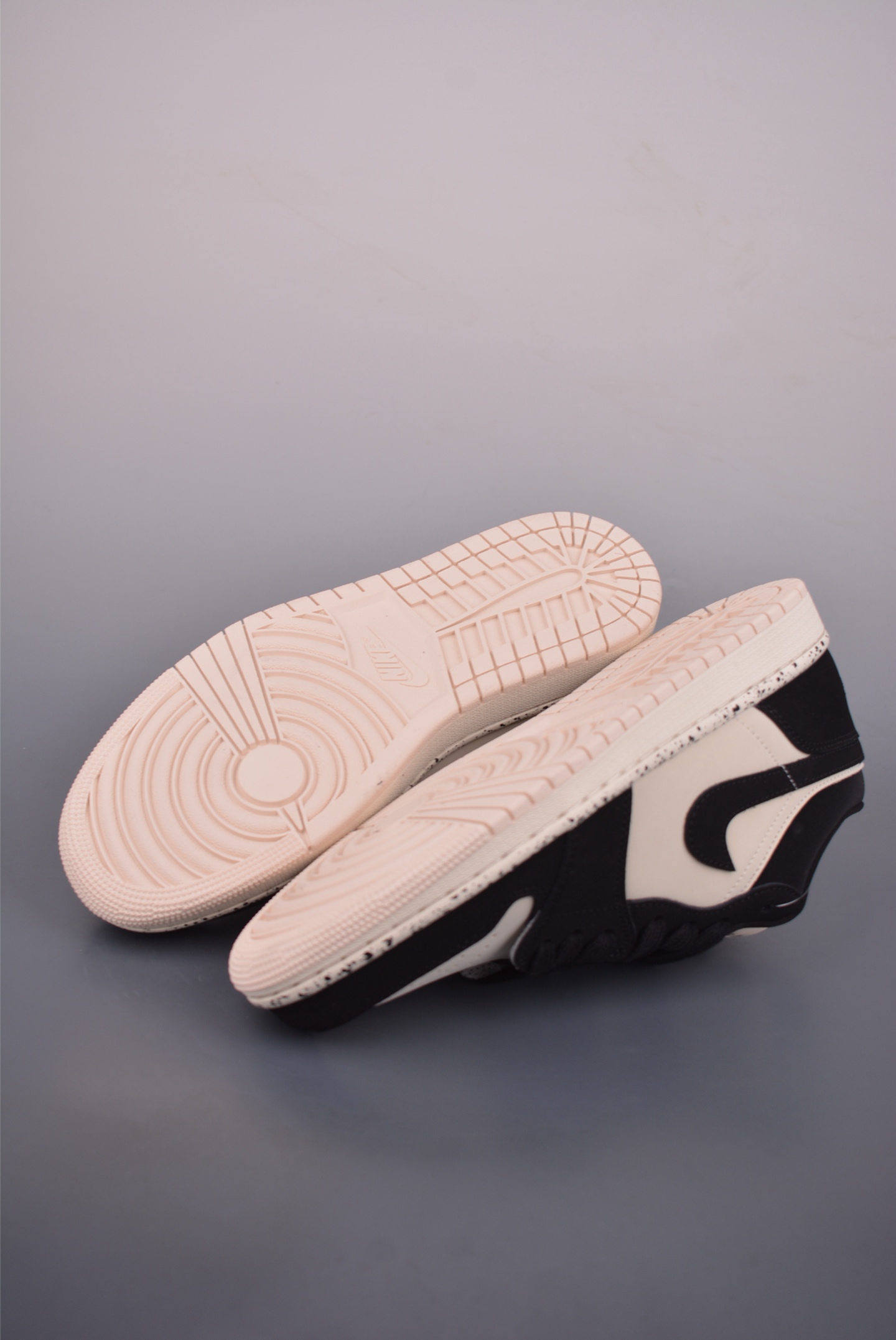 Air Jordan 1 Low 泼墨黑粉 AJ1乔1低帮休闲板鞋 DC0774-003