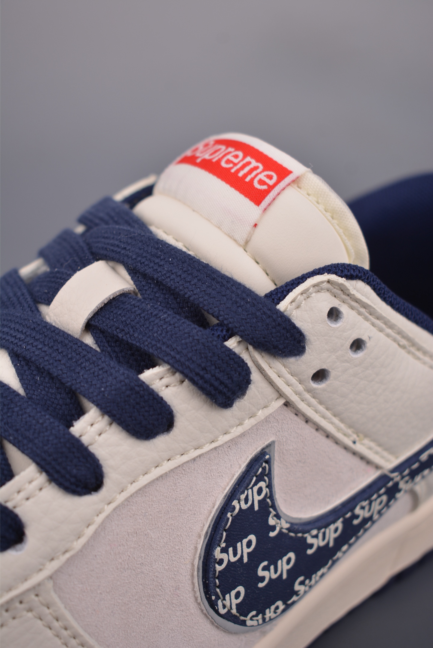 260 Nike SB Dunk Low Supreme联名 HS2506-240