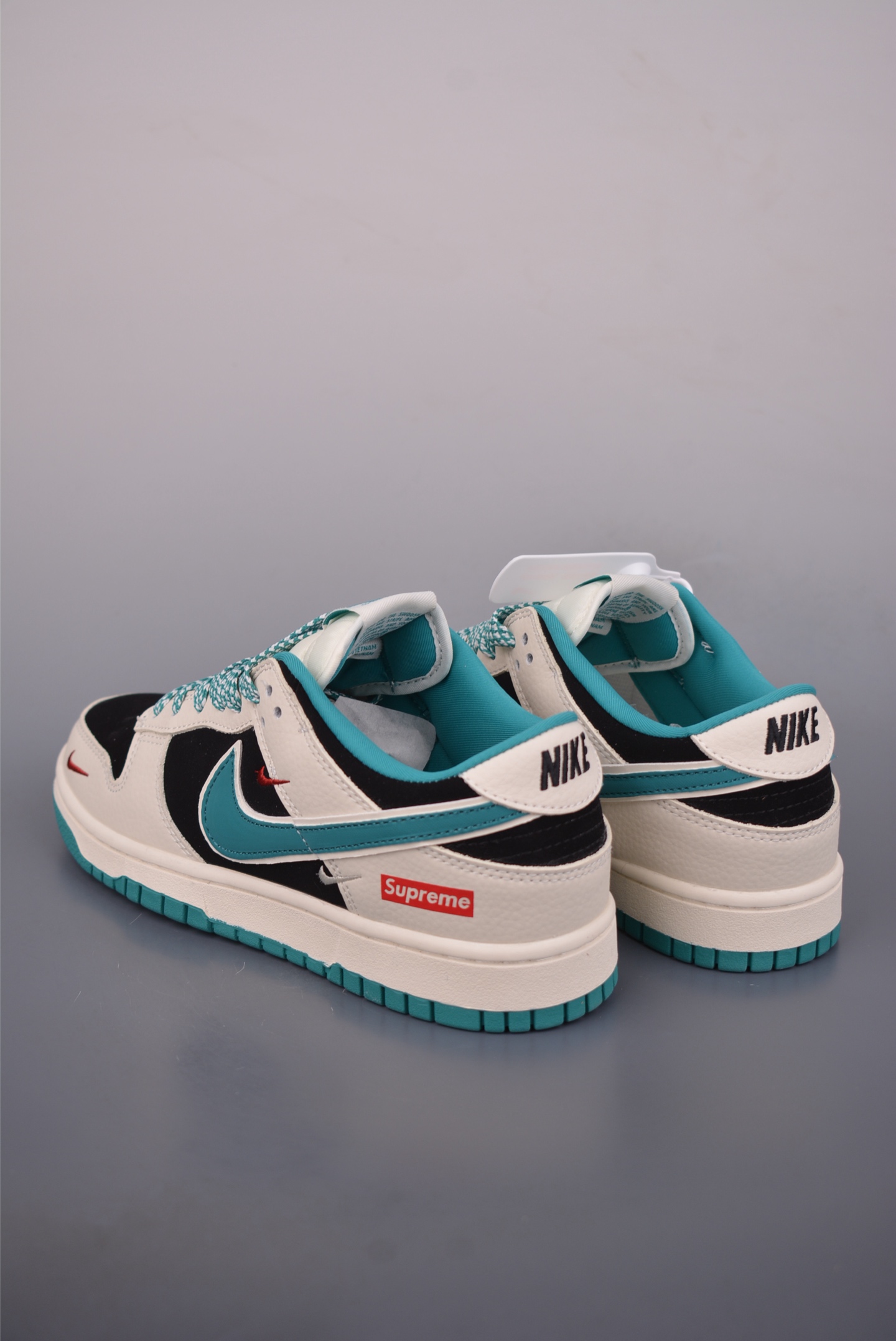 280 Nike SB Dunk Low Supreme联名 SJ8888-004