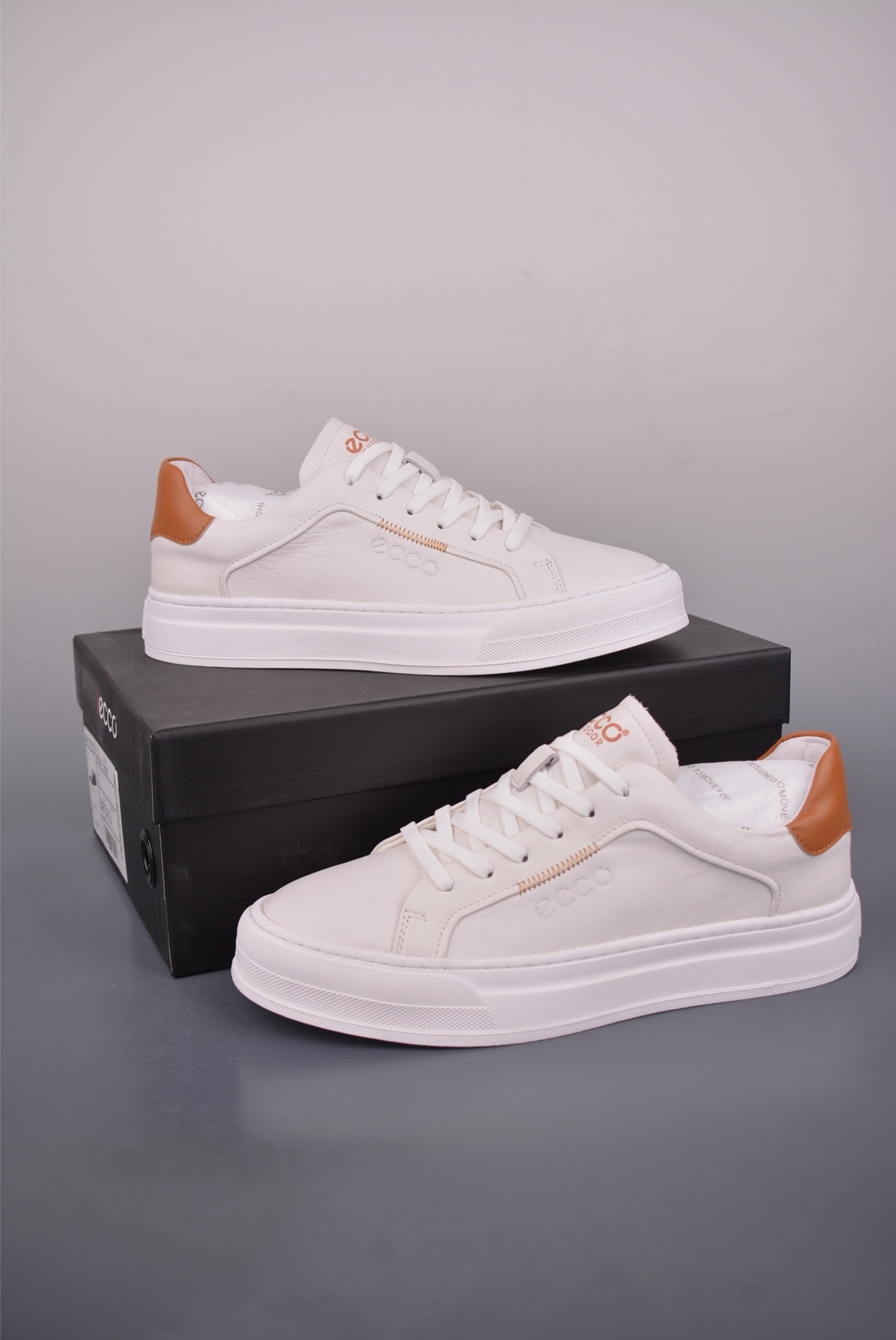 300 ECCO爱步小白鞋男 四季可穿复古增高板鞋 街头球鞋休闲鞋系列 983257-2135