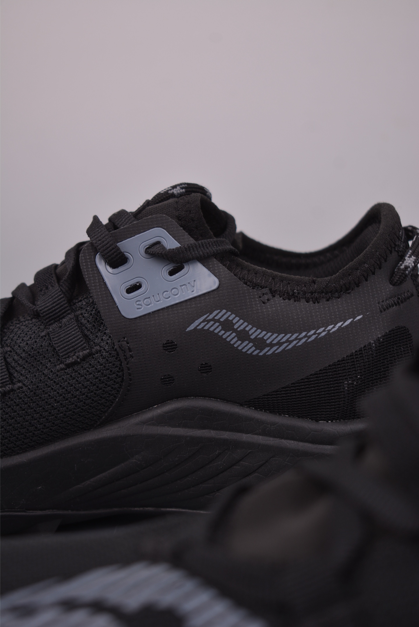 180 Saucony Endorphin Rift 旗舰级缓震型跑鞋 S10856