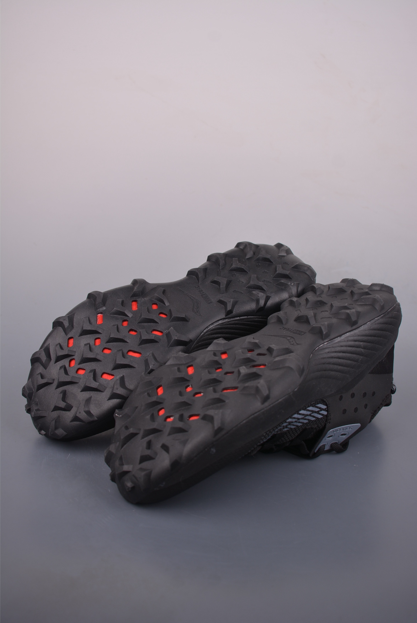 180 Saucony Endorphin Rift 旗舰级缓震型跑鞋 S10856