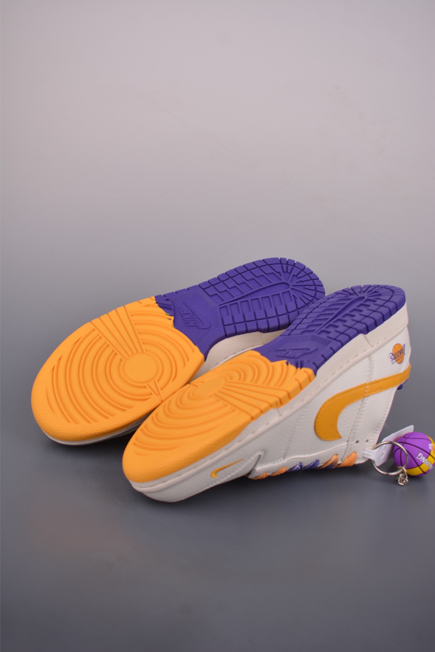 280 Nike SB Dunk Low 科比联名 CS1688-107