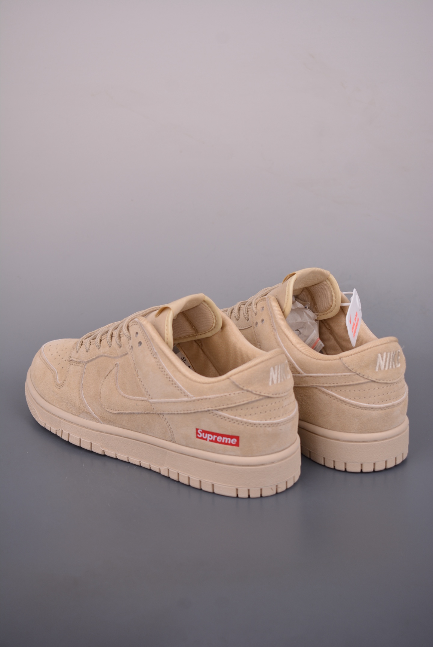 280 Nike SB Dunk Low Supreme联名 SD8888-002