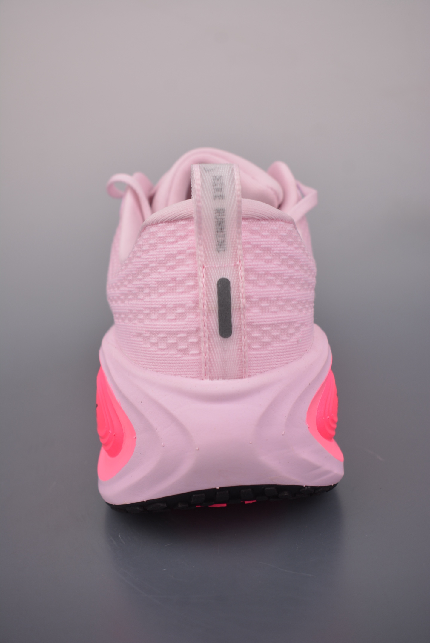 180 Nike Air Zoom Vomero Plus HV8150-602