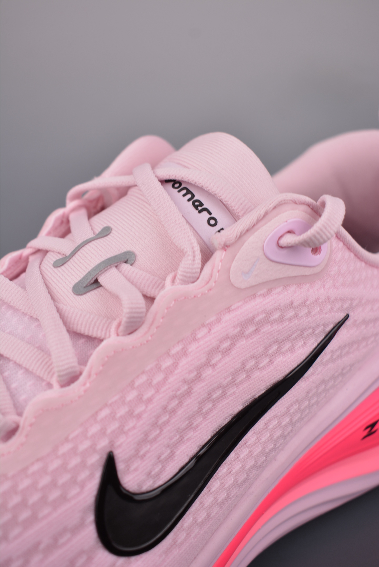 180 Nike Air Zoom Vomero Plus HV8150-602