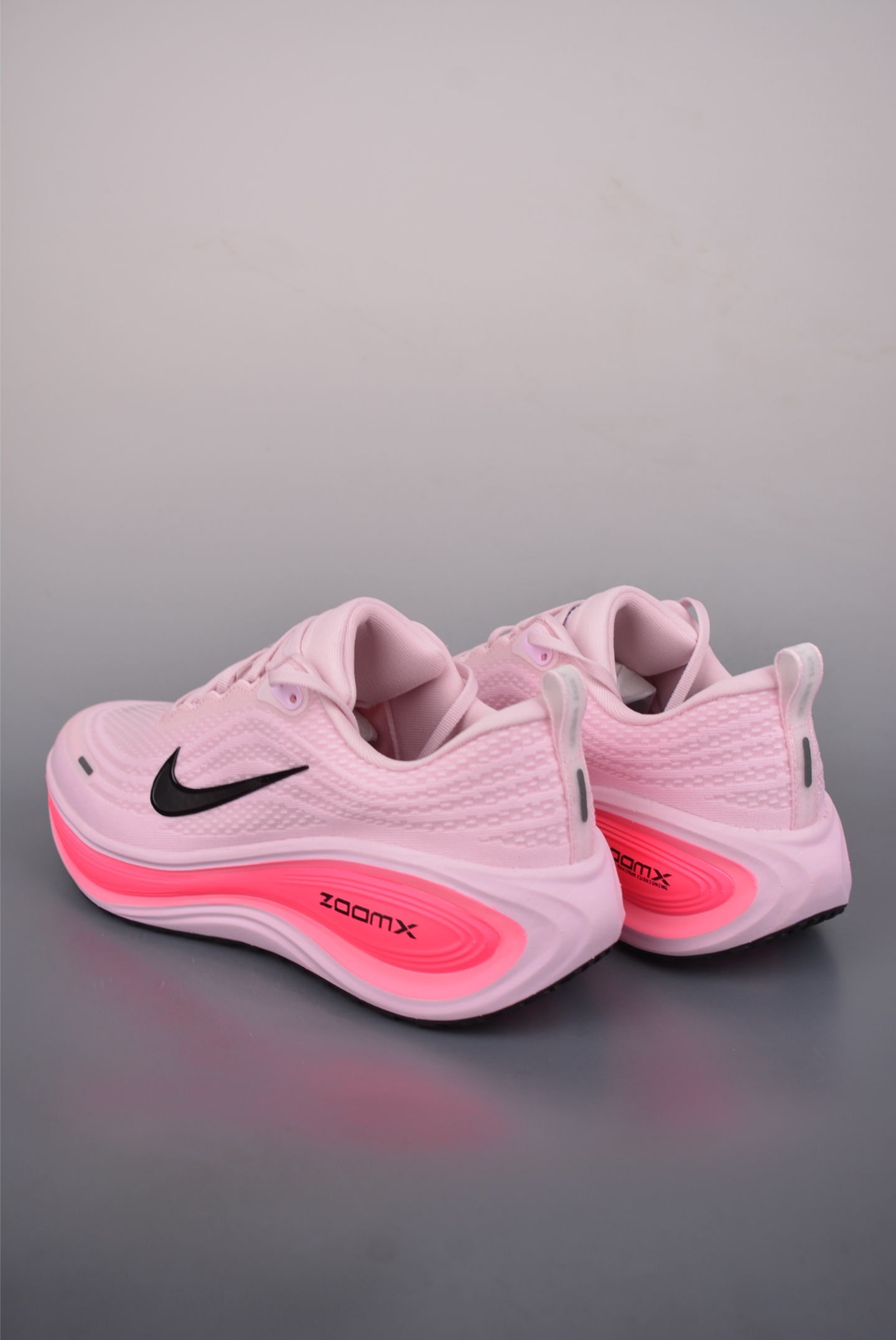 180 Nike Air Zoom Vomero Plus HV8150-602