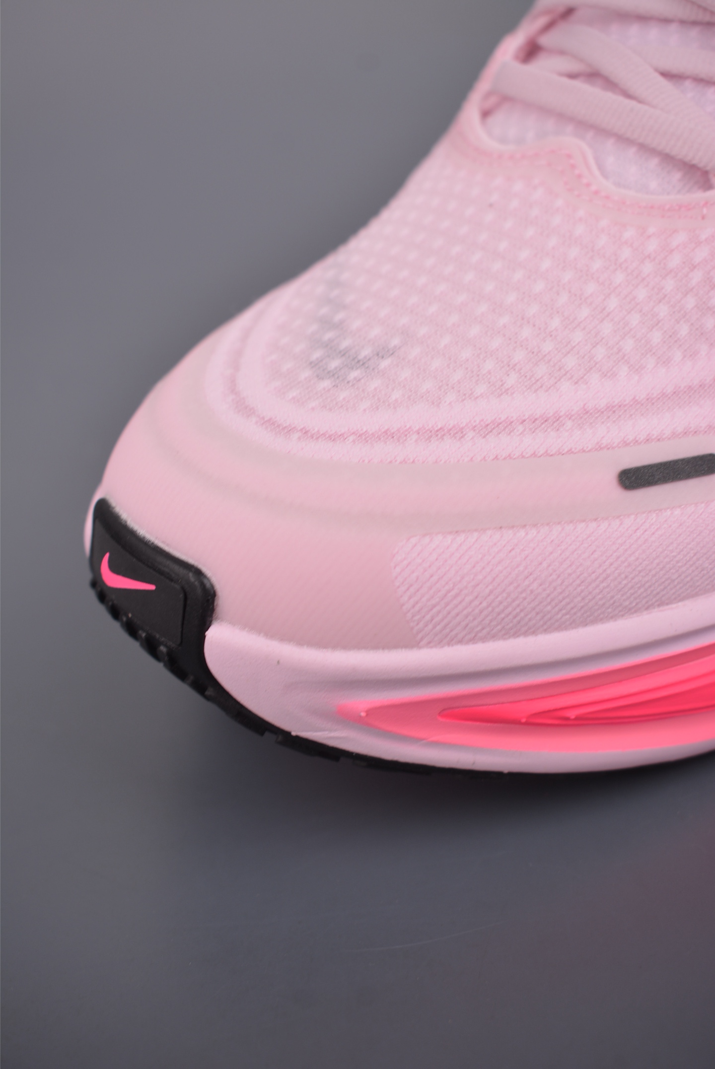 180 Nike Air Zoom Vomero Plus HV8150-602