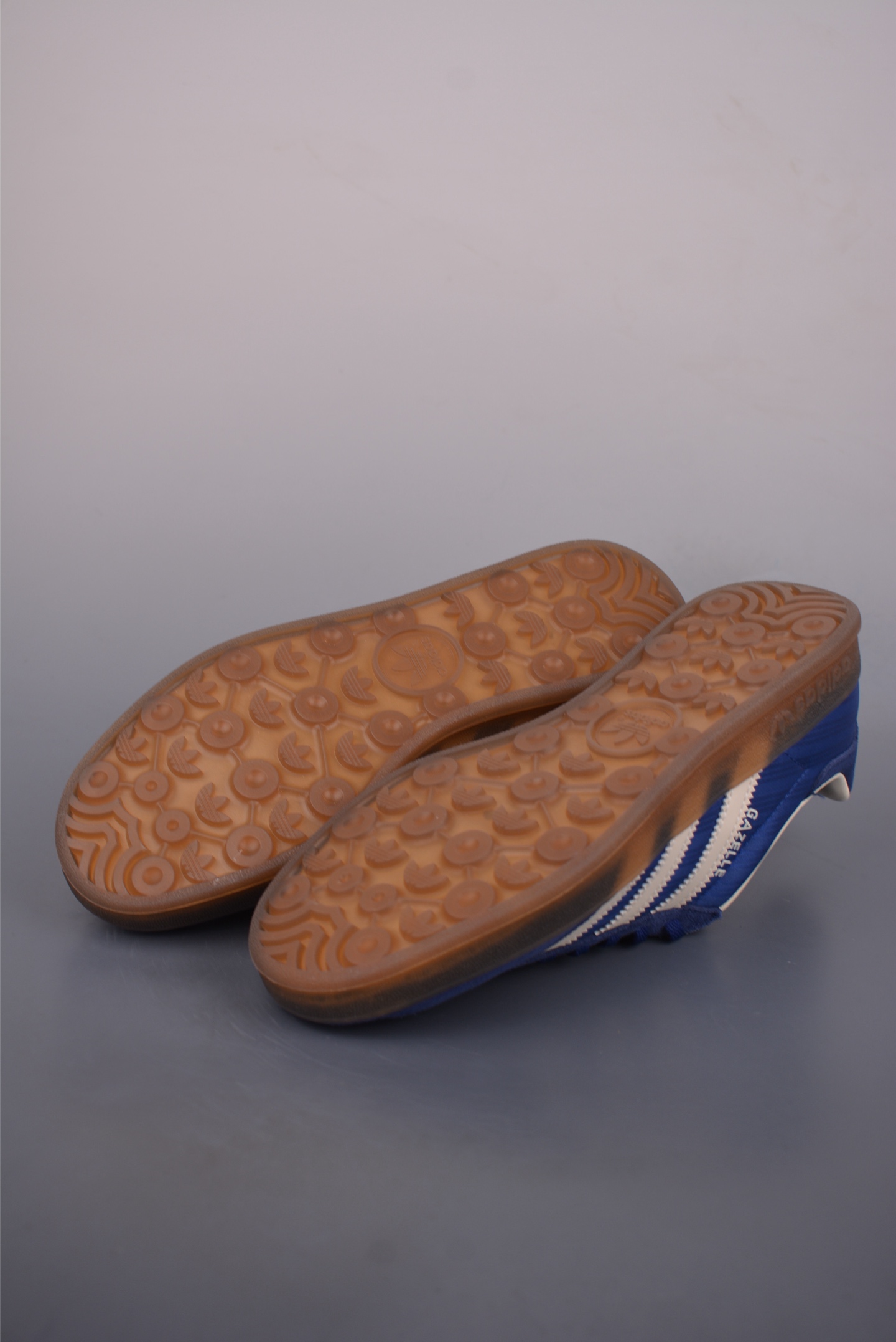 180 adidas Originals Gazelle INdoor 三叶草休闲防滑耐磨低帮板鞋 JS1410