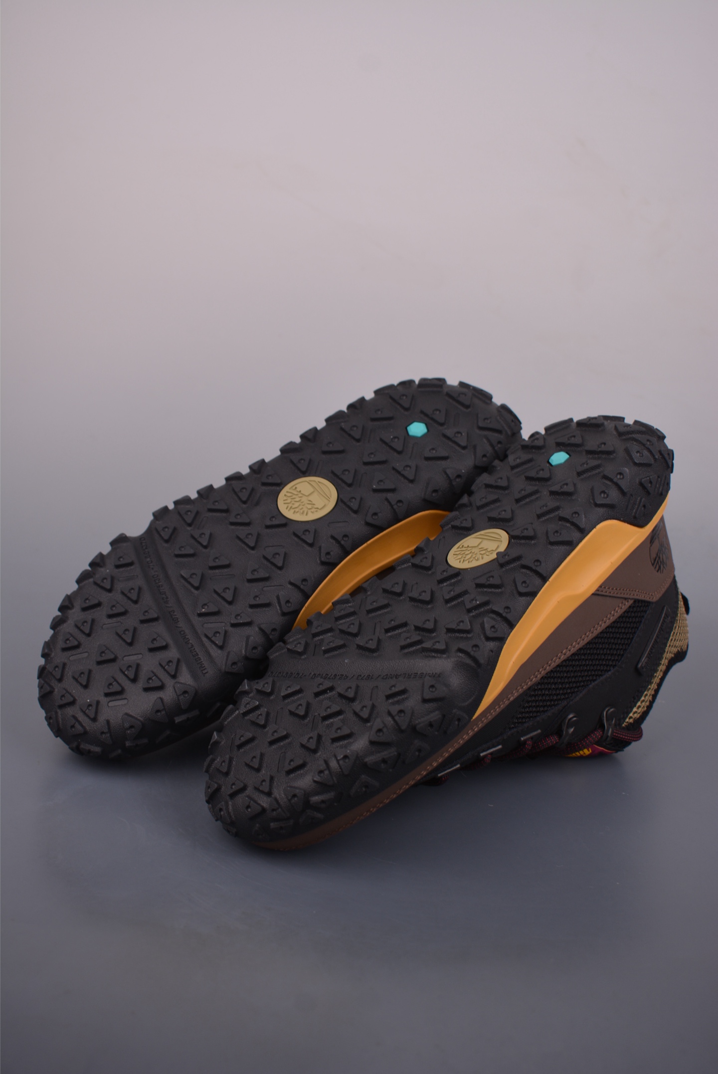 Timberland添柏岚/天伯伦 经典款 25ss新款中帮 TB0A6C33 Timberland添柏岚/天伯伦 经典款 25ss新款中帮 TB0A6C33