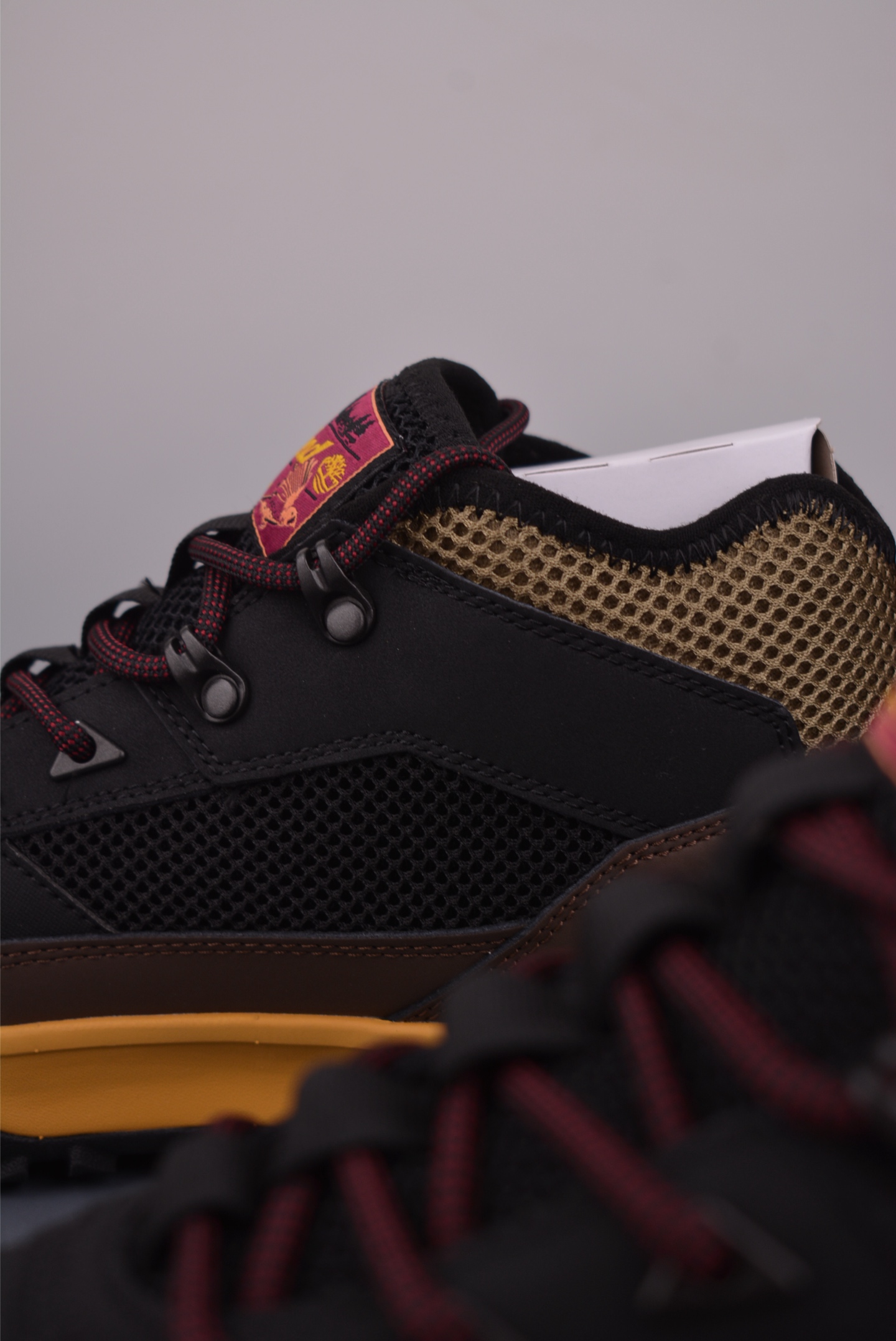 Timberland添柏岚/天伯伦 经典款 25ss新款中帮 TB0A6C33 Timberland添柏岚/天伯伦 经典款 25ss新款中帮 TB0A6C33