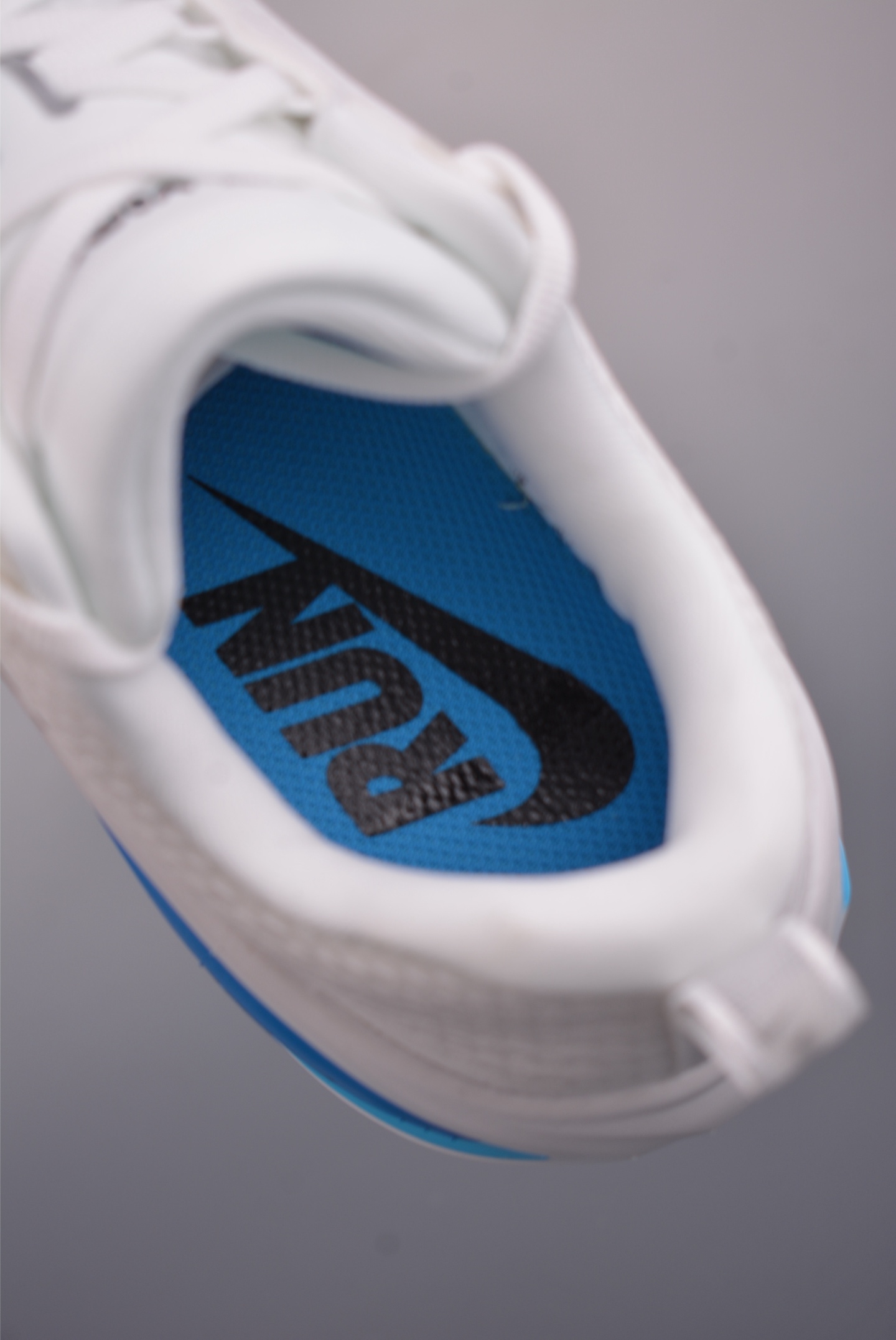 Nike Air Zoom Vomero Plus 全新科技提前原鞋开发 HV8150-103 Nike Air Zoom Vomero Plus 全新科技提前原鞋开发 HV8150-103