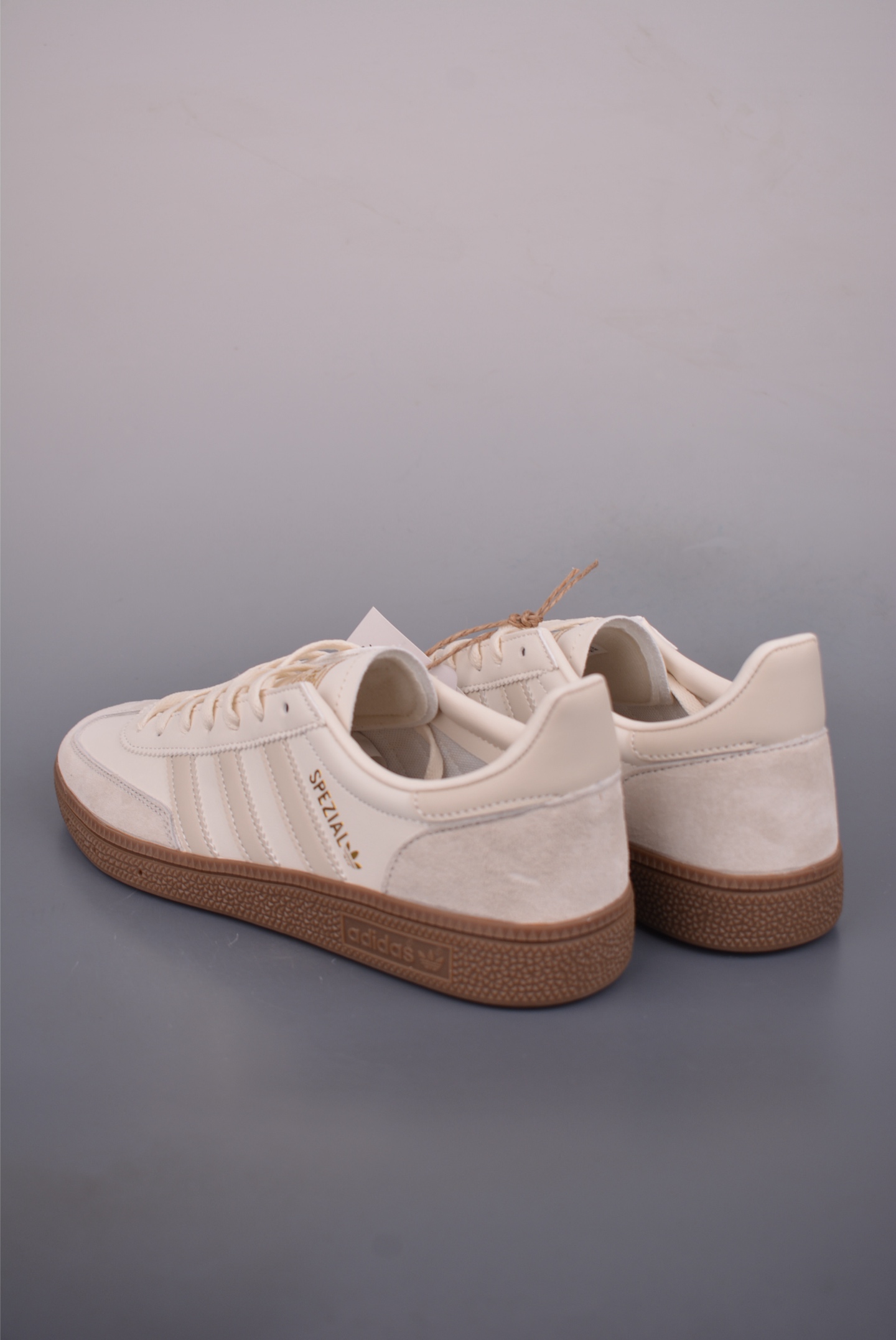 AdidHandball Spezial 阿迪达斯经典款 复古休闲板鞋 JI2644