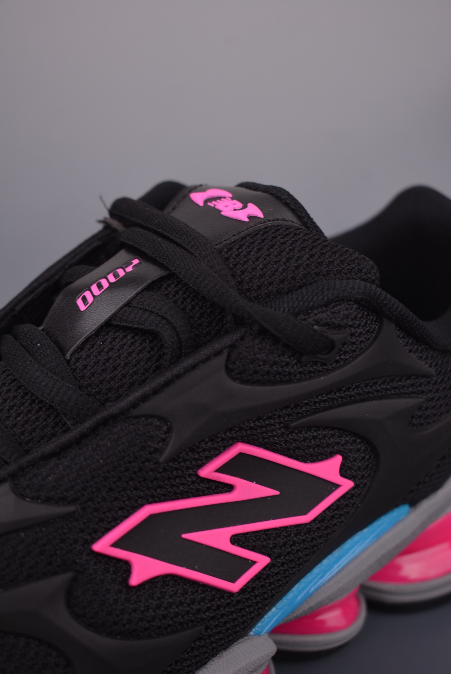 New Balance 新百伦 M2000系列 纯原版本 时尚百搭 织物人造革猪皮 网面休闲鞋 U20003725