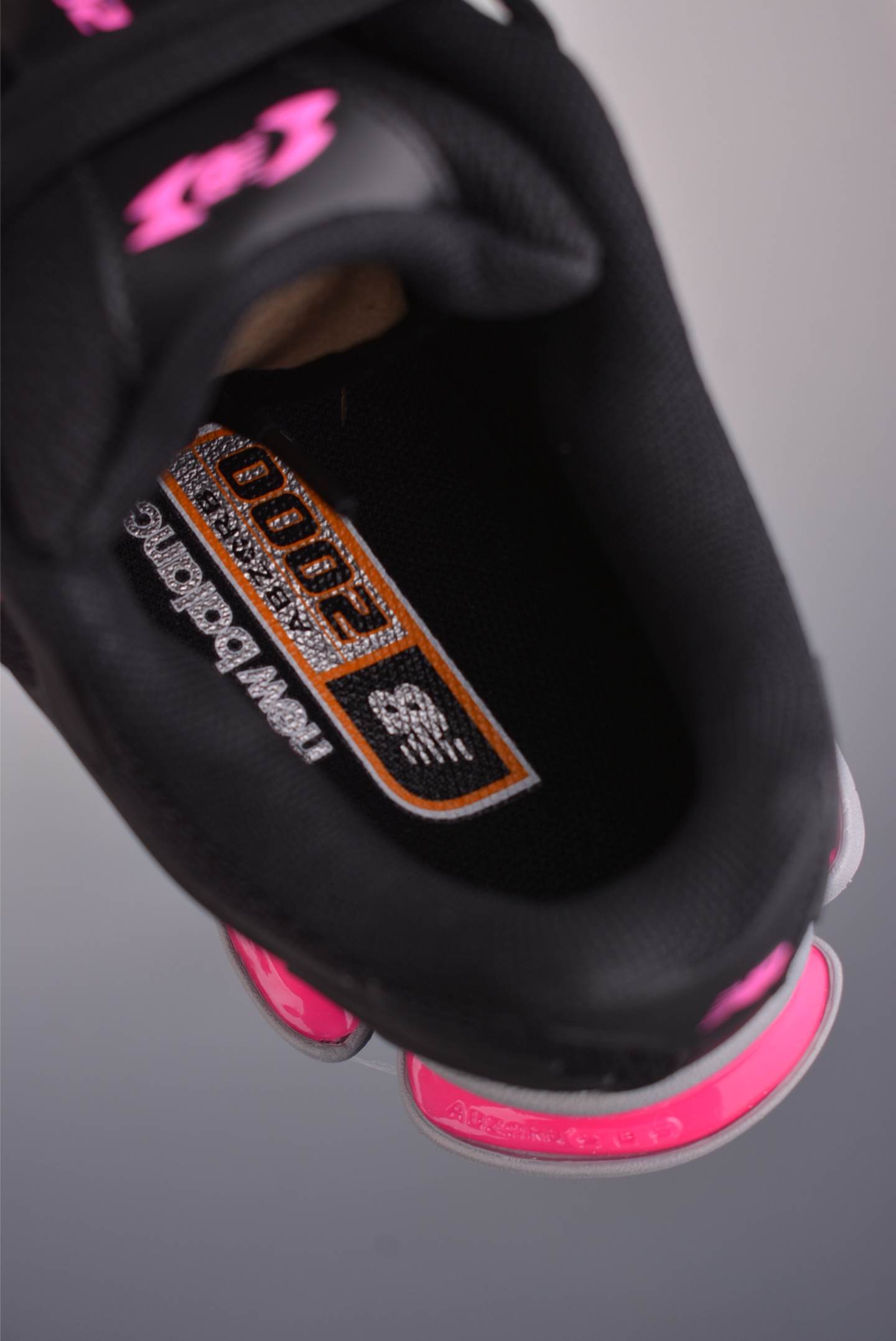 New Balance 新百伦 M2000系列 纯原版本 时尚百搭 织物人造革猪皮 网面休闲鞋 U20003725