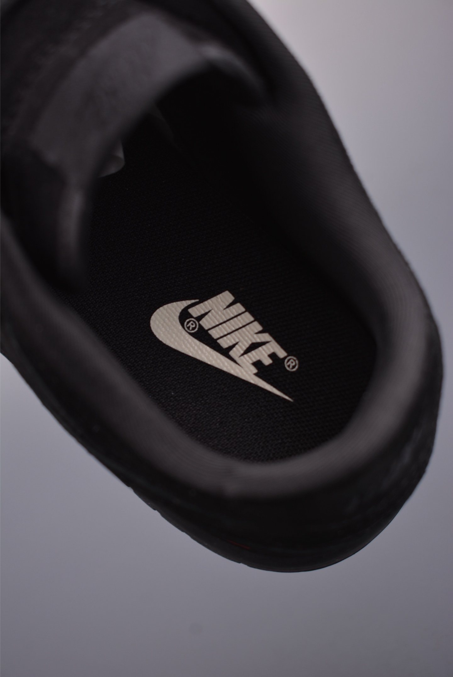 260 Nike SB Dunk Low Supreme联名 SD8888-004