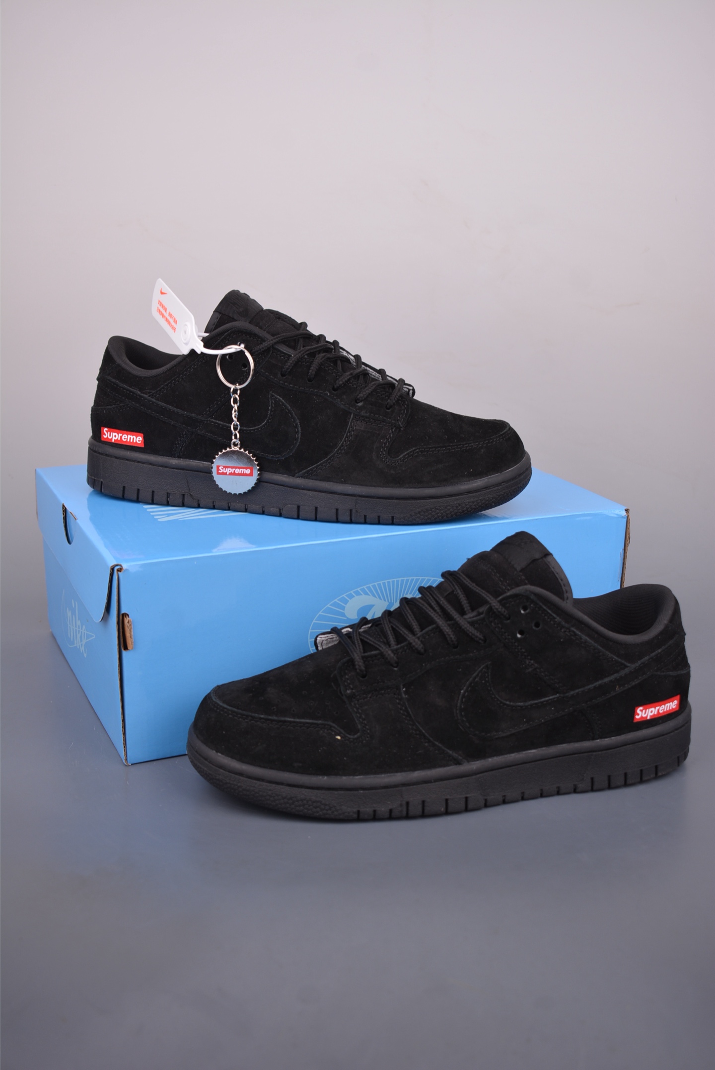 260 Nike SB Dunk Low Supreme联名 SD8888-004