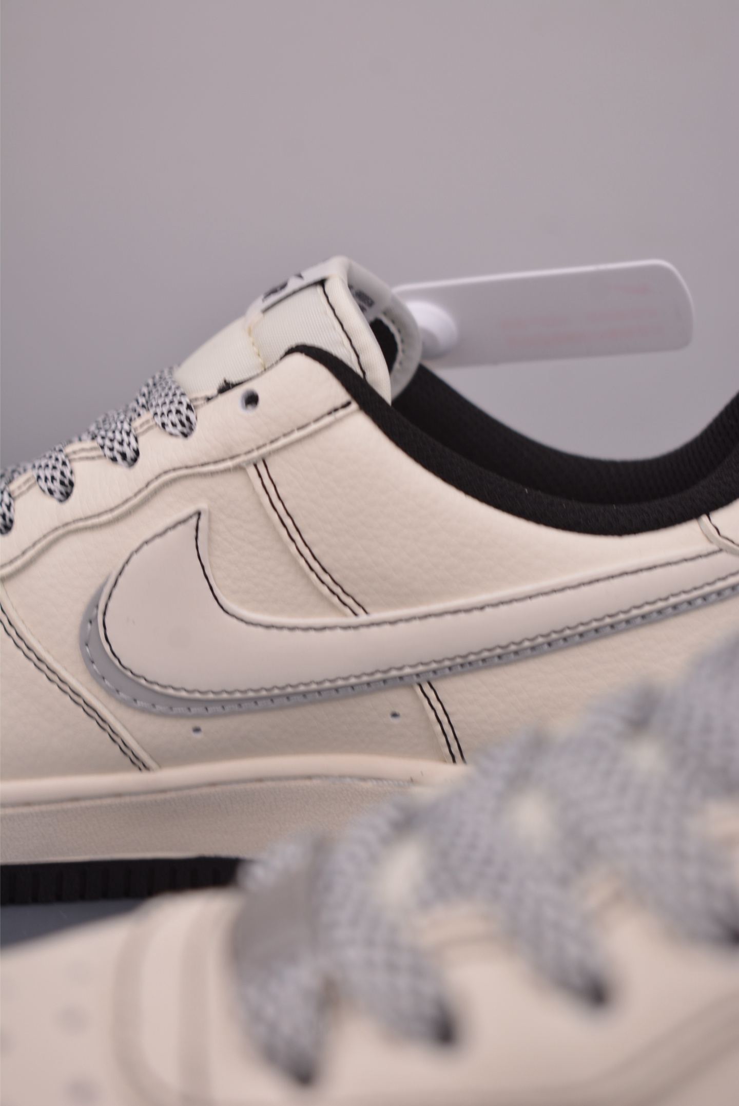  💰300 纯原版 可退换
NK Air Force 1 Low 巴黎世家联名
原楦头原纸板 打造纯正空军版型
专注外贸渠道 全掌内置蜂窝气垫 
原盒配件 原厂中底钢印、拉帮完美   
官方货号: JP8028 0622226
Size： 36 36.5 37.5 38 38.5 39 40 40.5 41 42 42.5 43 44 45 
