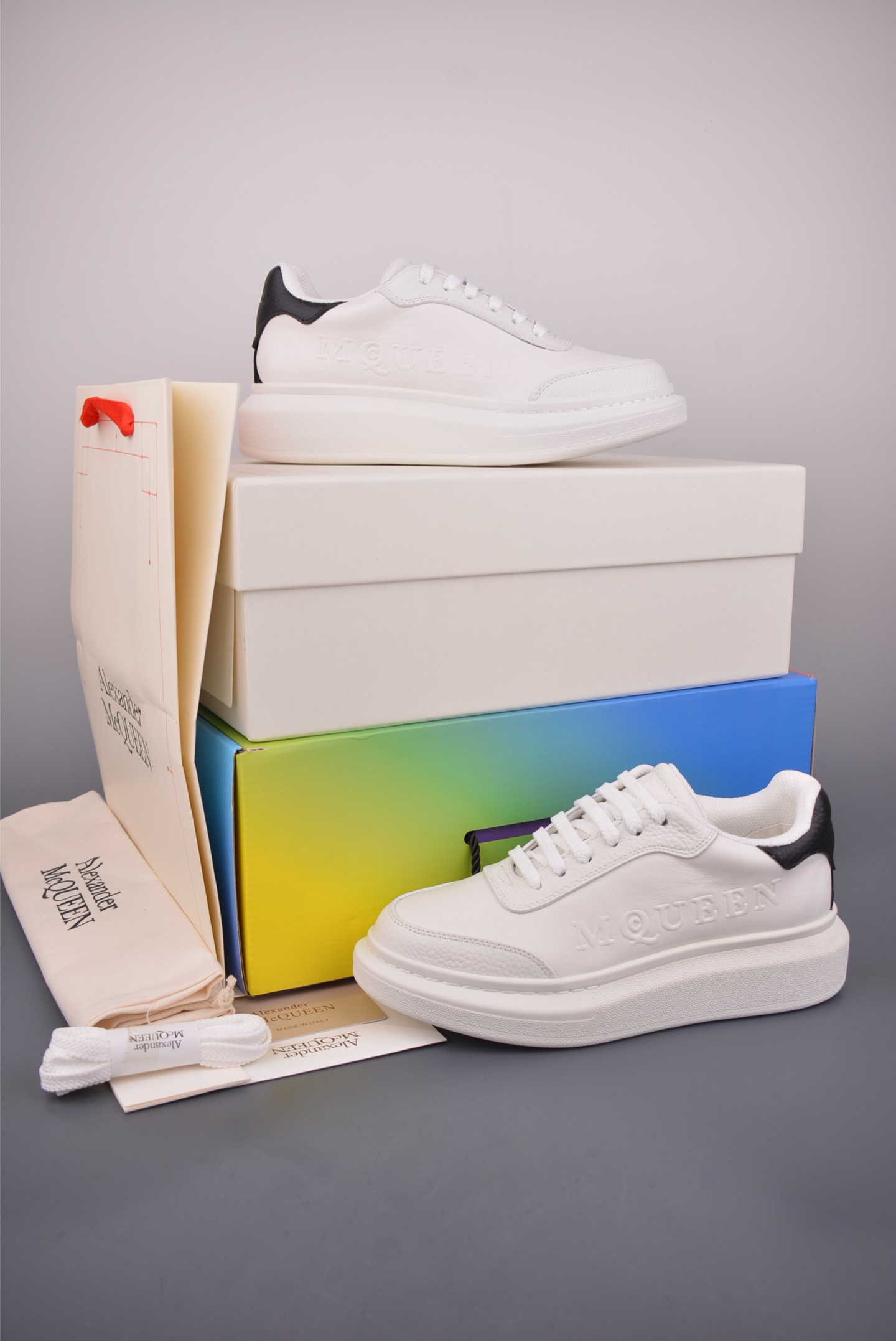 Alexander McQueen 亚历山大麦昆 莞产纯原 26ss 新版 高端零售 海淘代购 外贸充正专供品质 升级原楦原纸版数据开发 全套专柜包装物及配件(附送快递加固彩盒) 鞋舌支持NFC原码独立扫描 内外超软小羊皮贴脚透气 超软PU脚感乳胶物料鞋 外置原抽真空高密度增高脚垫内里 /鞋舌 采用原厂小羊皮 五金辅料 鞋带 鞋眼扣 中底纸板 鞋撑纸 全部一比一极致还原 私模大底 咬花纹路含胶量同步 正品 整体版型同正品完全一致 76016532625 尺码:35 36 37 38 39 40 41 42 43 44 45 Alexander McQueen 亚历山大麦昆 莞产纯原 26ss 新版 高端零售 海淘代购 外贸充正专供品质 升级原楦原纸版数据开发 全套专柜包装物及配件(附送快递加固彩盒) 鞋舌支持NFC原码独立扫描 内外超软小羊皮贴脚透气 超软PU脚感乳胶物料鞋 外置原抽真空高密度增高脚垫内里 /鞋舌 采用原厂小羊皮 五金辅料 鞋带 鞋眼扣 中底纸板 鞋撑纸 全部一比一极致还原 私模大底 咬花纹路含胶量同步 正品 整体版型同正品完全一致 76016532625 尺码:35 36 37 38 39 40 41 42 43 44 45