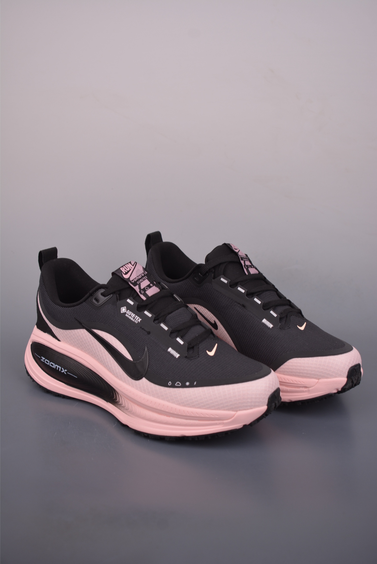 💰180
Nike Air Zoom Vomero 18 GTX
全新科技提前原鞋开发 纯原版本
区别市面真标版本
必定是官方强力主推款式,真正的Zoom缓震科技嵌入如假包退 ,缓震大底带公司同步定位
官方货号: HQ7002 0032529
Size:36 36.5 37.5 38 38.5 39 40 40.5 41 42 42.5 43 44 44.5 45