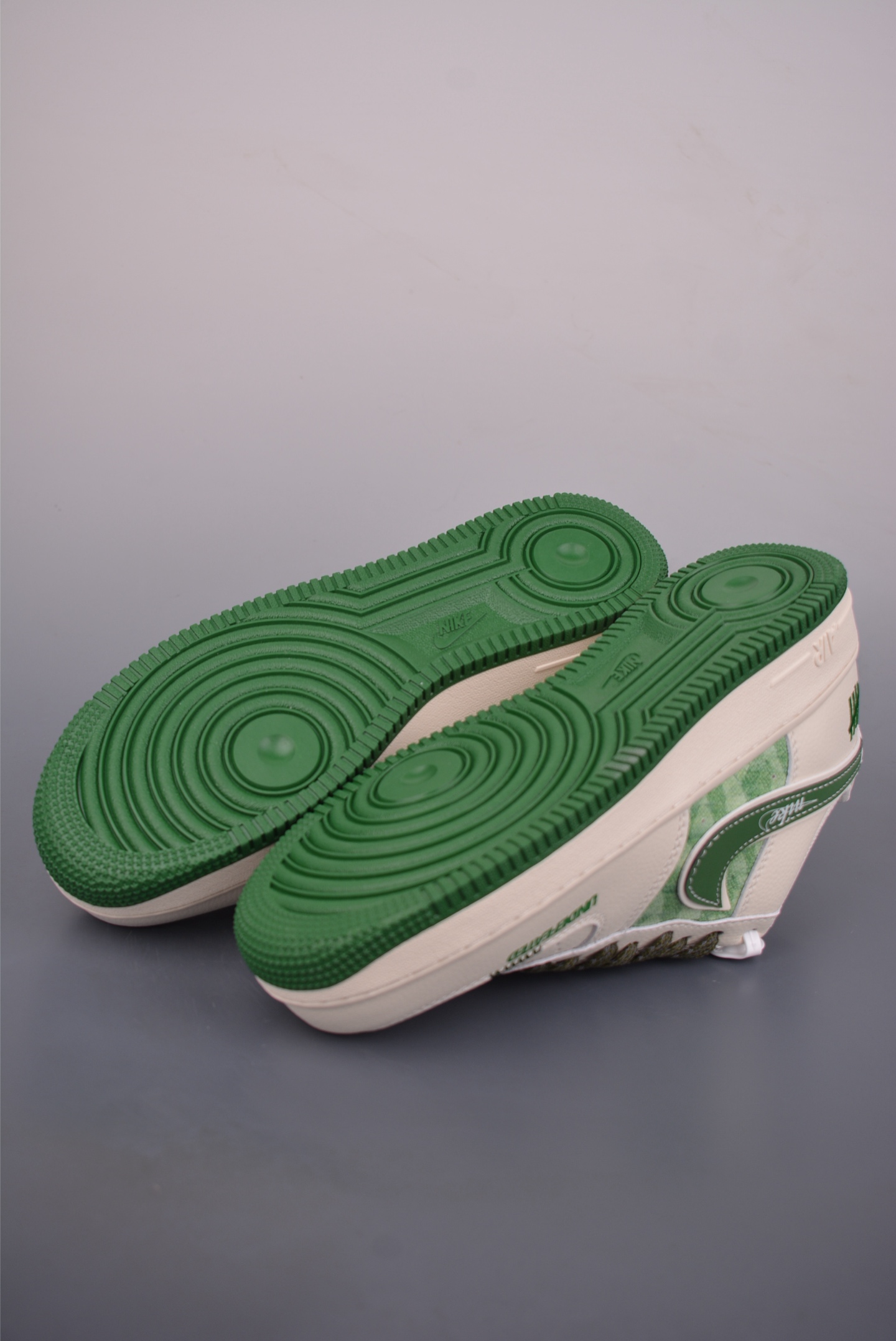 Nike Air Force 1 Low UN联名 XY2025-005 Nike Air Force 1 Low UN联名 XY2025-005