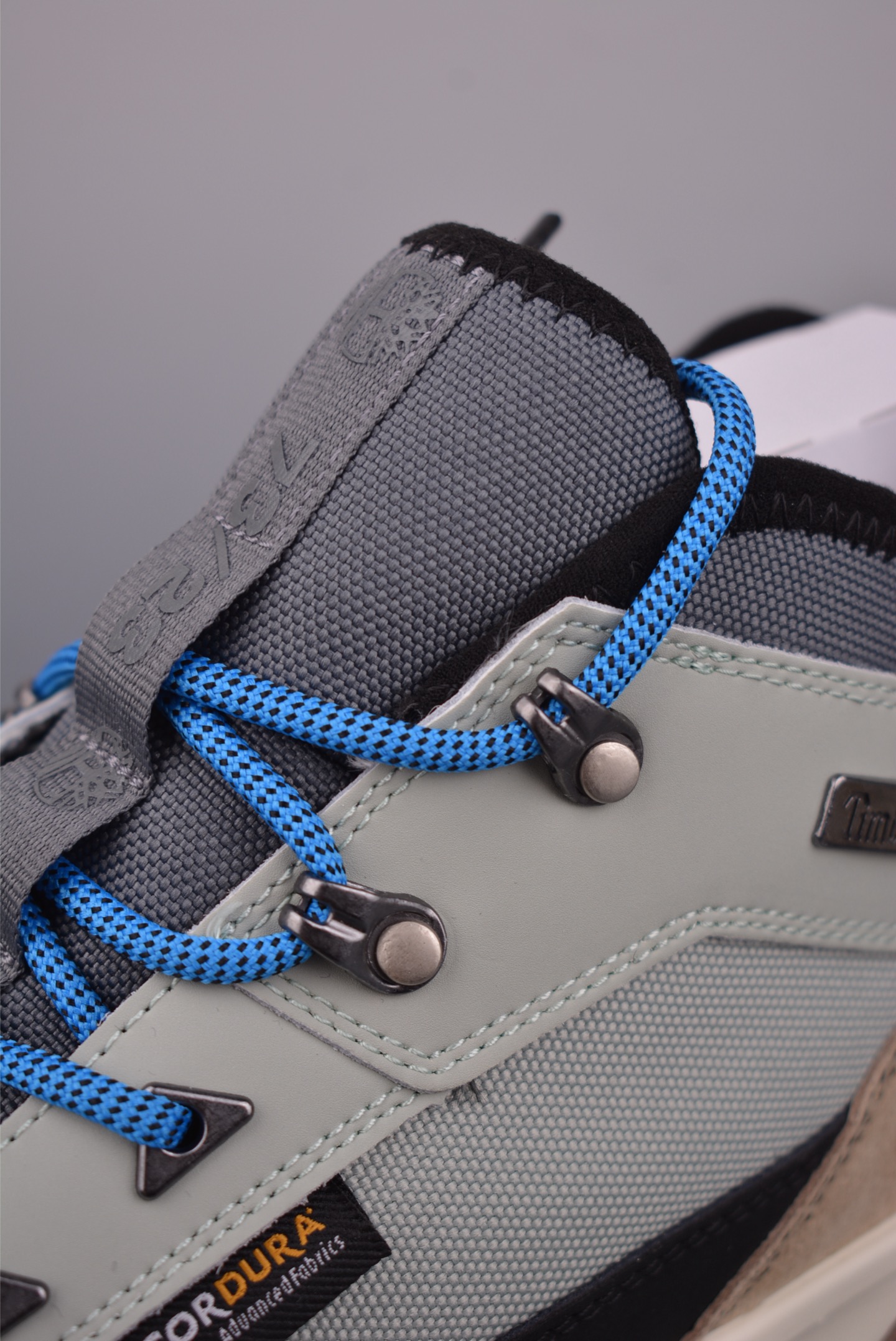 Timberland添柏岚/天伯伦 经典款 25ss新款中帮 TB0A675833 Timberland添柏岚/天伯伦 经典款 25ss新款中帮 TB0A675833