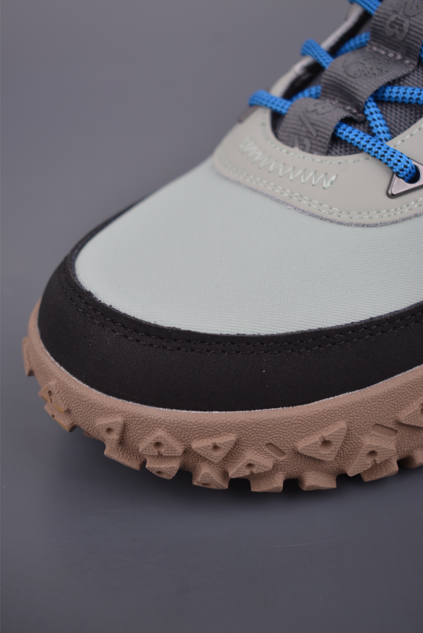 Timberland添柏岚/天伯伦 经典款 25ss新款中帮 TB0A675833 Timberland添柏岚/天伯伦 经典款 25ss新款中帮 TB0A675833