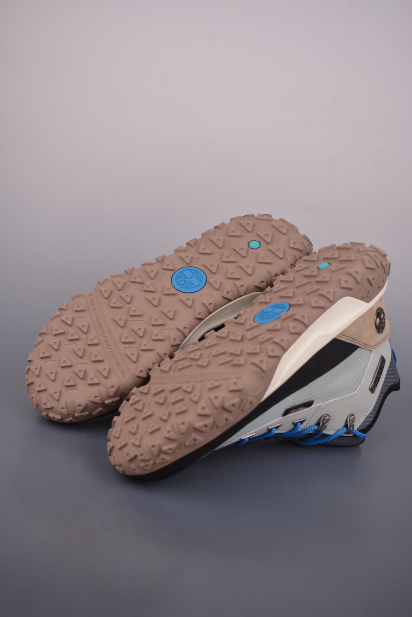 Timberland添柏岚/天伯伦 经典款 25ss新款中帮 TB0A675833 Timberland添柏岚/天伯伦 经典款 25ss新款中帮 TB0A675833