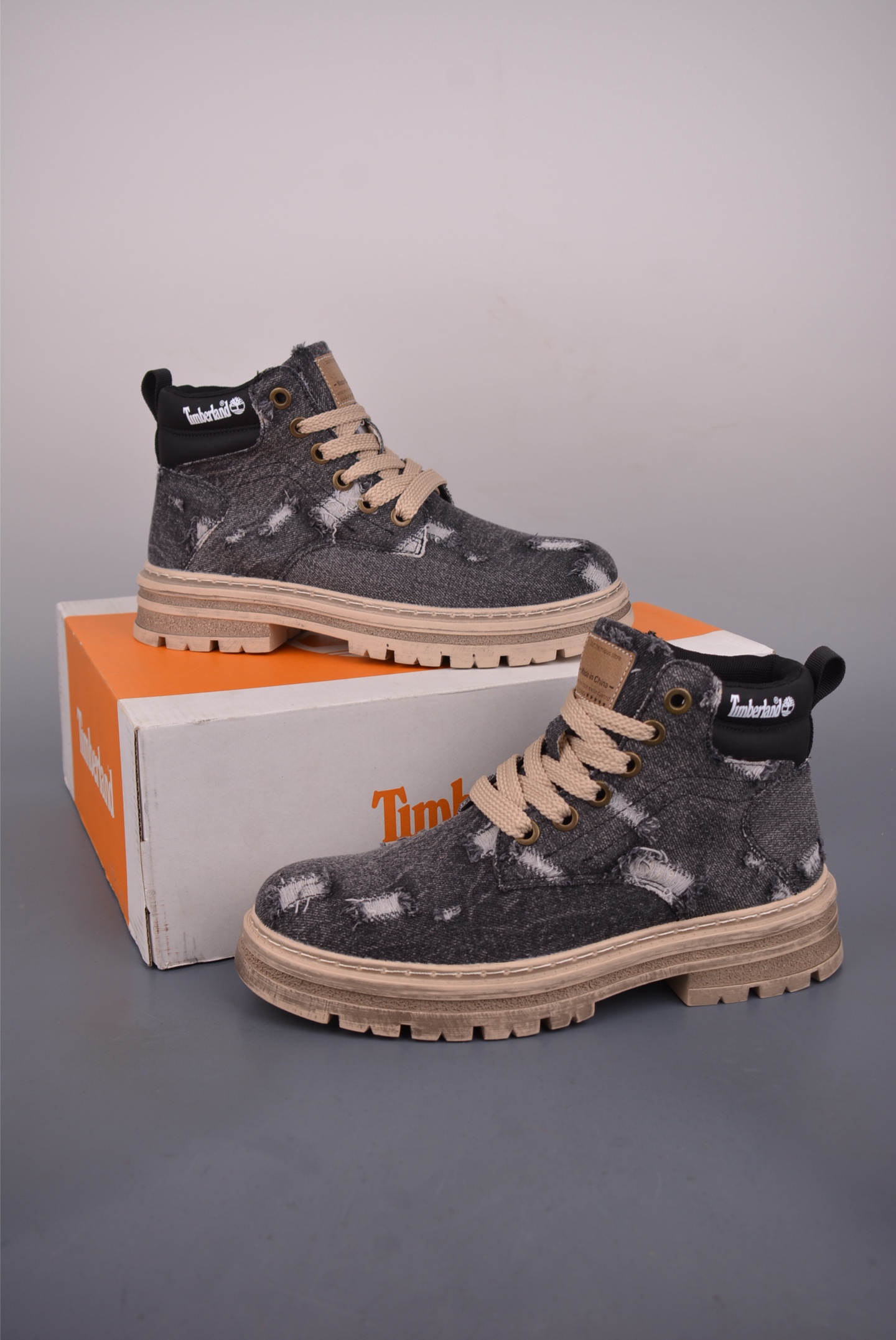 Timberland添柏岚/天伯伦 经典款 25ss新款中帮 TB0A3213 Timberland添柏岚/天伯伦 经典款 25ss新款中帮 TB0A3213