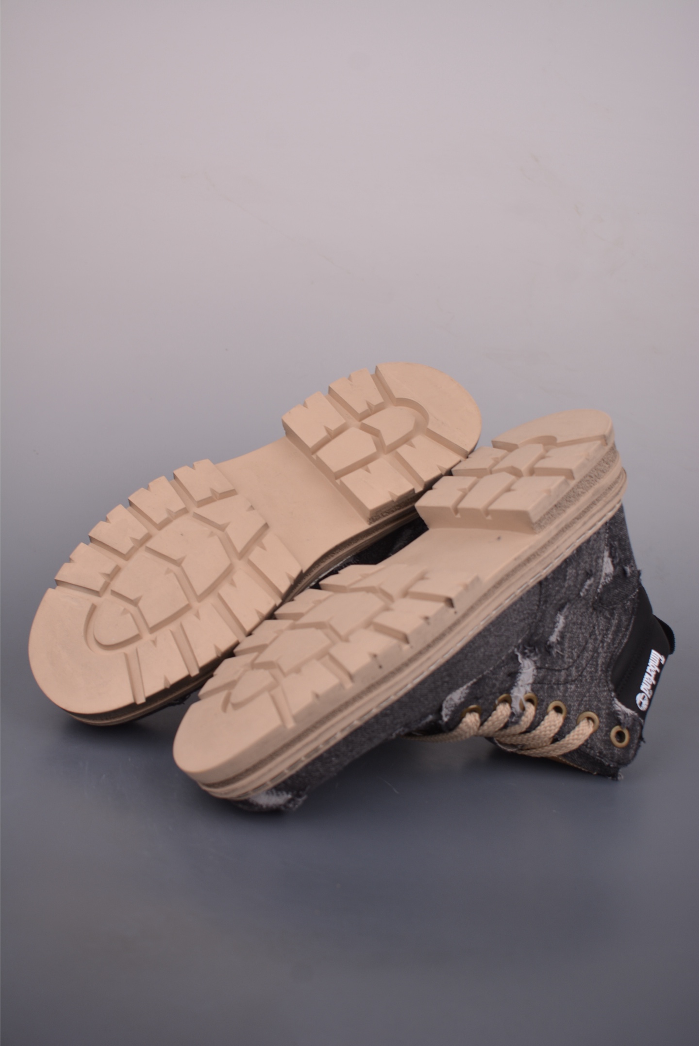 Timberland添柏岚/天伯伦 经典款 25ss新款中帮 TB0A3213 Timberland添柏岚/天伯伦 经典款 25ss新款中帮 TB0A3213