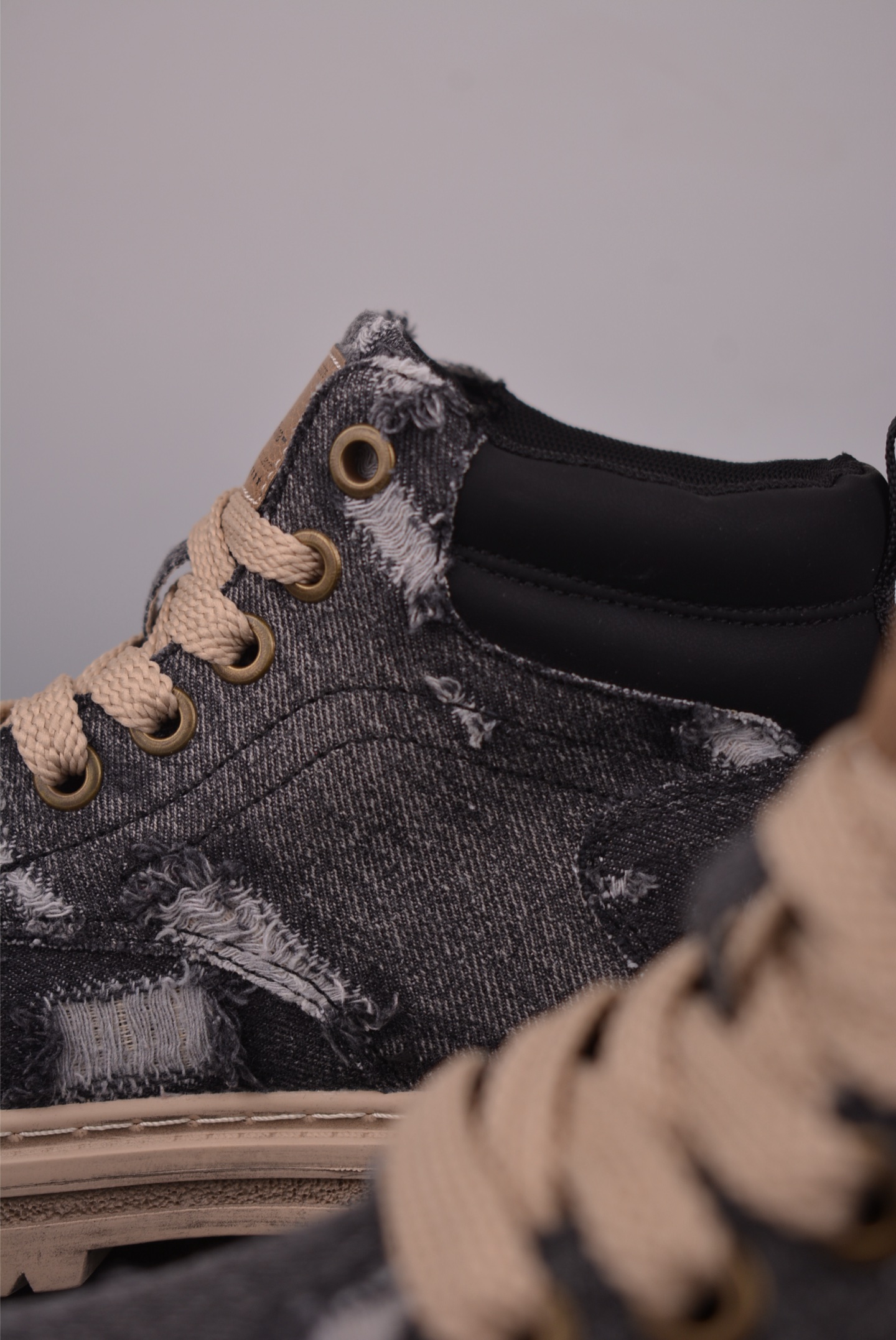 Timberland添柏岚/天伯伦 经典款 25ss新款中帮 TB0A3213 Timberland添柏岚/天伯伦 经典款 25ss新款中帮 TB0A3213