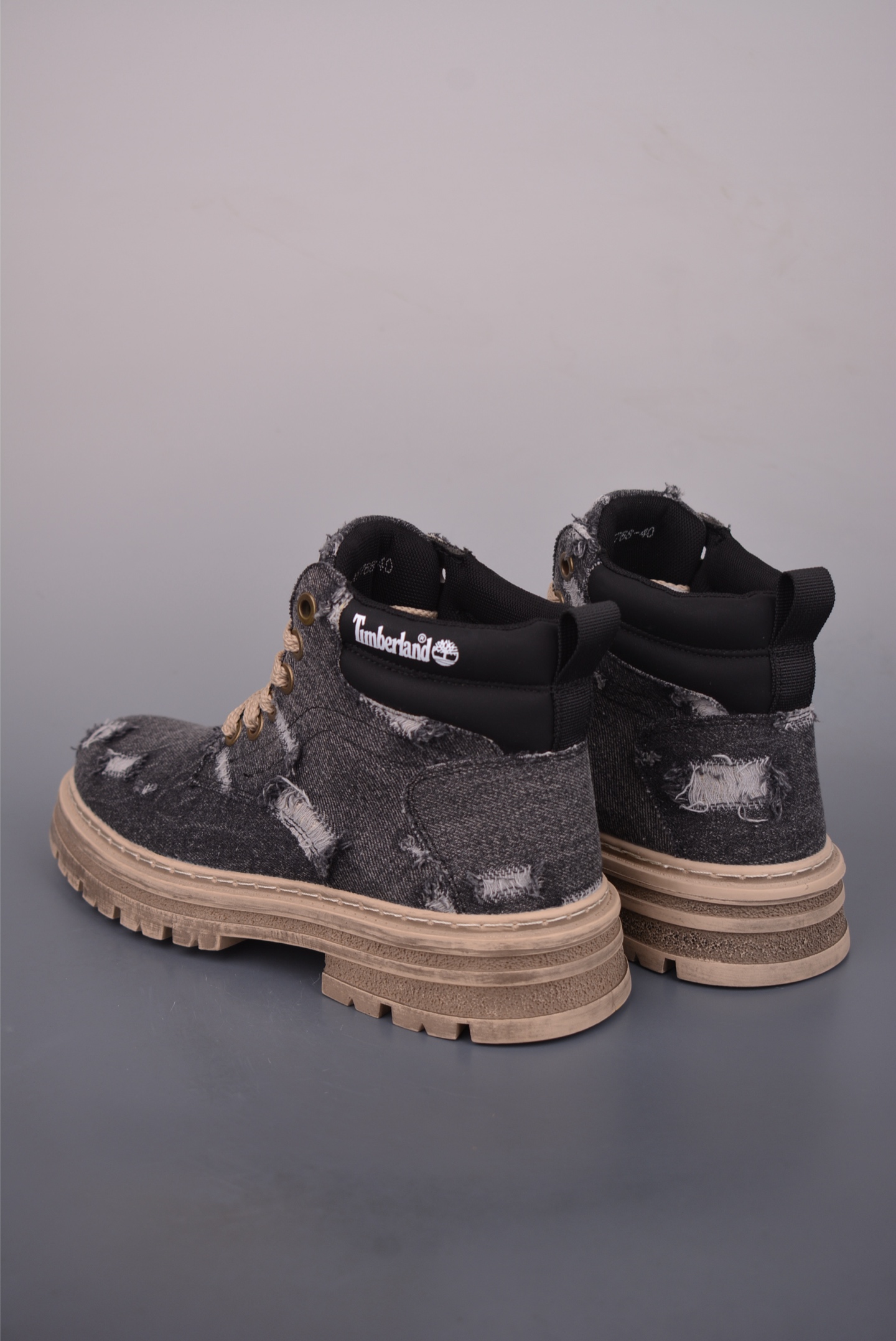 Timberland添柏岚/天伯伦 经典款 25ss新款中帮 TB0A3213 Timberland添柏岚/天伯伦 经典款 25ss新款中帮 TB0A3213