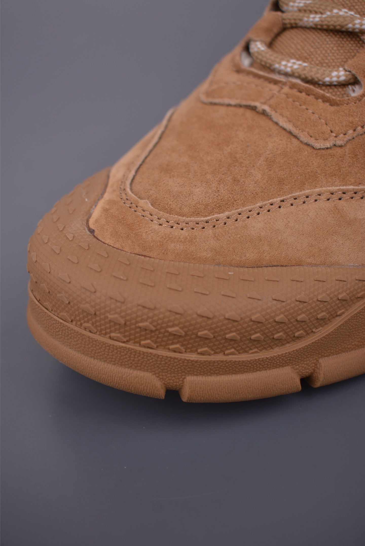 UGG Tasman Weather Hybrid 塔斯曼混合系列中帮轻量休闲马丁靴 U6136