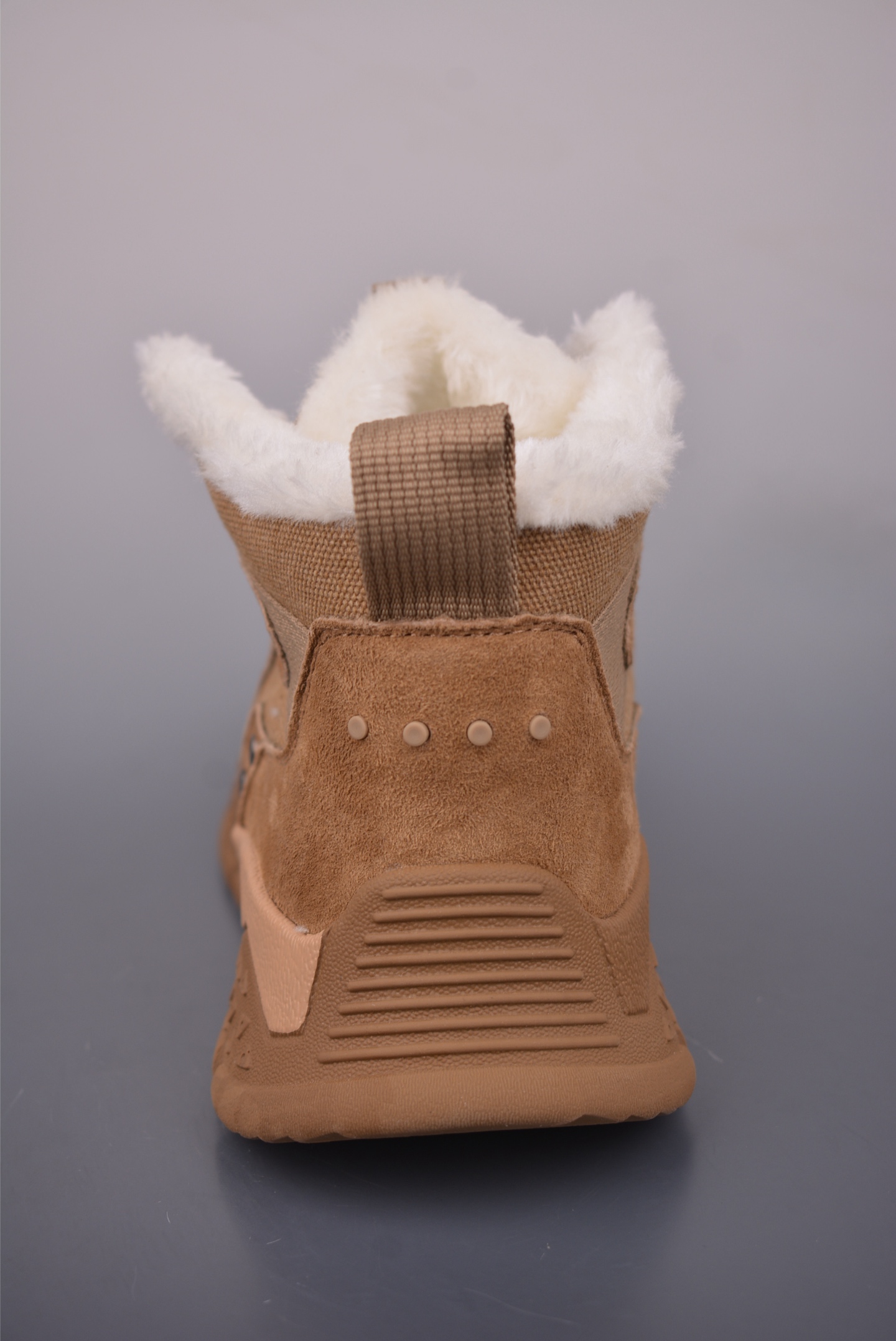 UGG Tasman Weather Hybrid 塔斯曼混合系列中帮轻量休闲马丁靴 U6136
