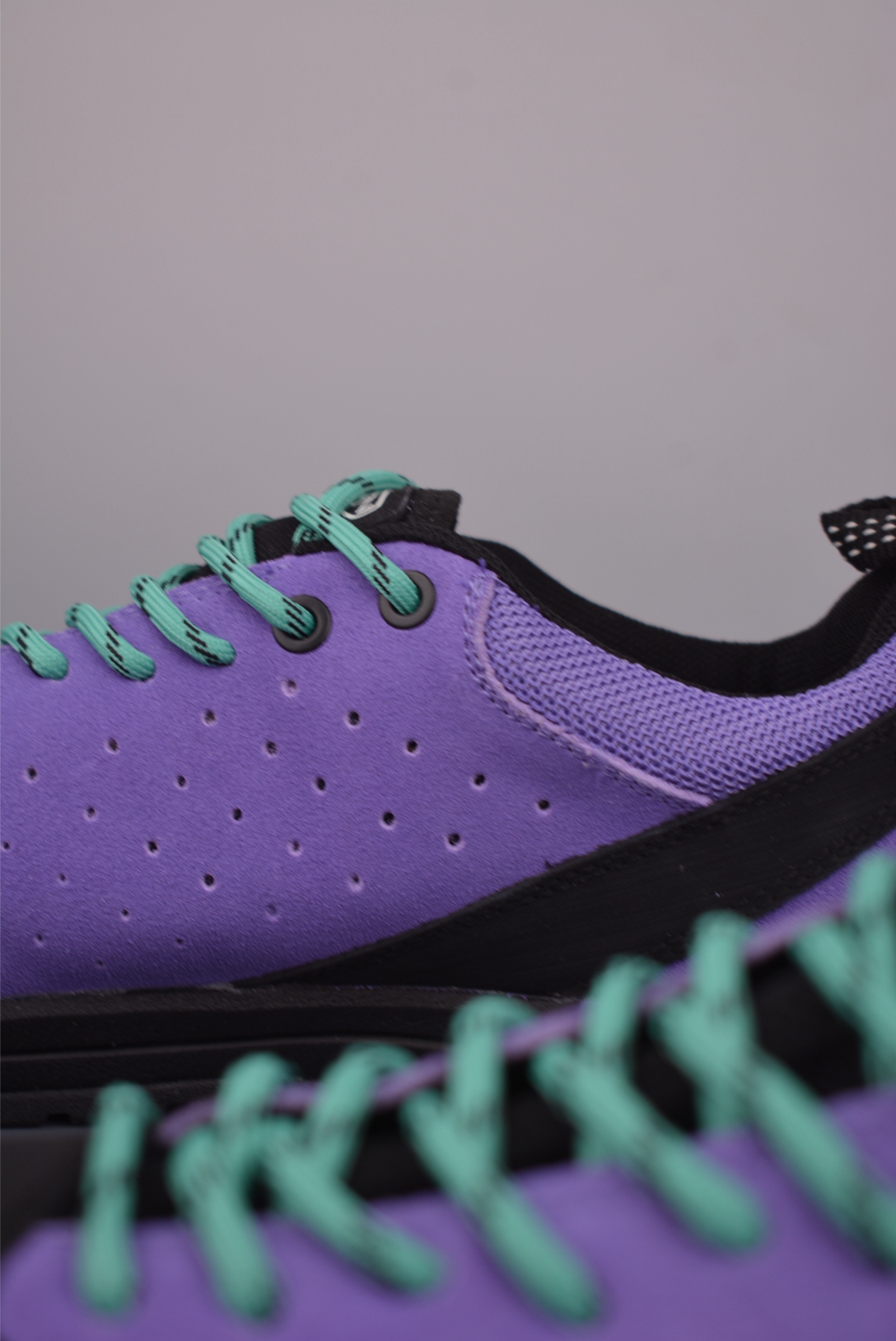  💰240 纯原版 可退换
KEEN 科恩 Jasper Rocks 山系户外鞋
日系街头复古风 原单货 极力推荐版本 
可以暴走2w步的丑鞋第一眼丑萌丑萌
一上脚真香! 平台代购专供 
官网一致包装原版鞋垫舒适度一级棒 
回弹好牛皮鞋身的包裹性hin好
透气舒适徒步登山 citywalk选它准没错
鞋底足够软 回弹性不错 
配送原版替换鞋带 多姿多彩
官方货号：102221531
尺码：36 37 38 39 40 41 42 43 44 45
