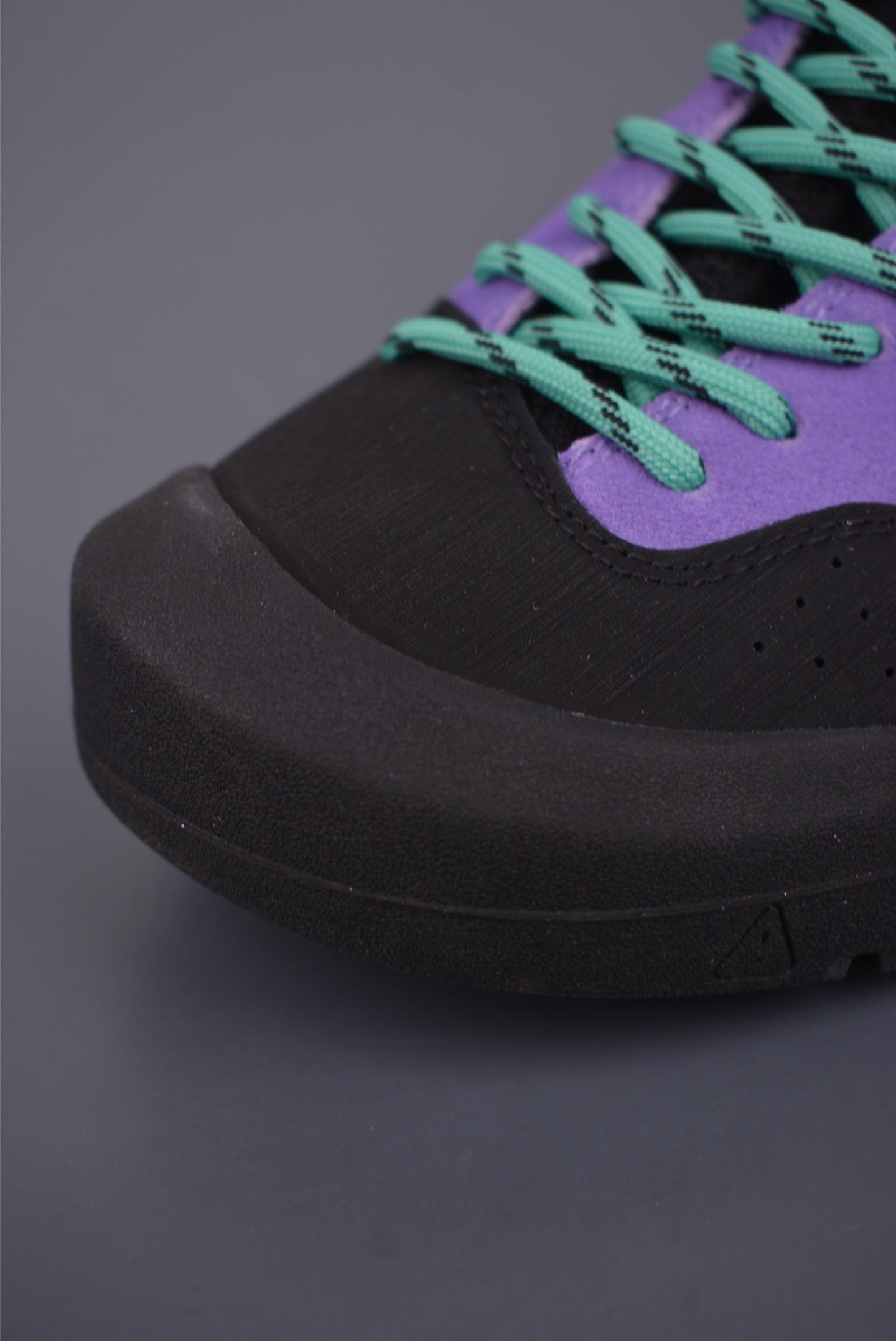  💰240 纯原版 可退换
KEEN 科恩 Jasper Rocks 山系户外鞋
日系街头复古风 原单货 极力推荐版本 
可以暴走2w步的丑鞋第一眼丑萌丑萌
一上脚真香! 平台代购专供 
官网一致包装原版鞋垫舒适度一级棒 
回弹好牛皮鞋身的包裹性hin好
透气舒适徒步登山 citywalk选它准没错
鞋底足够软 回弹性不错 
配送原版替换鞋带 多姿多彩
官方货号：102221531
尺码：36 37 38 39 40 41 42 43 44 45
