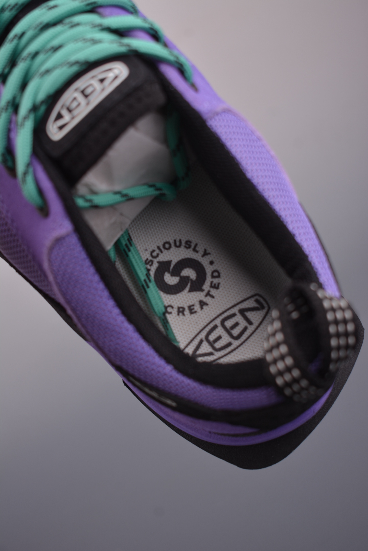  💰240 纯原版 可退换
KEEN 科恩 Jasper Rocks 山系户外鞋
日系街头复古风 原单货 极力推荐版本 
可以暴走2w步的丑鞋第一眼丑萌丑萌
一上脚真香! 平台代购专供 
官网一致包装原版鞋垫舒适度一级棒 
回弹好牛皮鞋身的包裹性hin好
透气舒适徒步登山 citywalk选它准没错
鞋底足够软 回弹性不错 
配送原版替换鞋带 多姿多彩
官方货号：102221531
尺码：36 37 38 39 40 41 42 43 44 45
