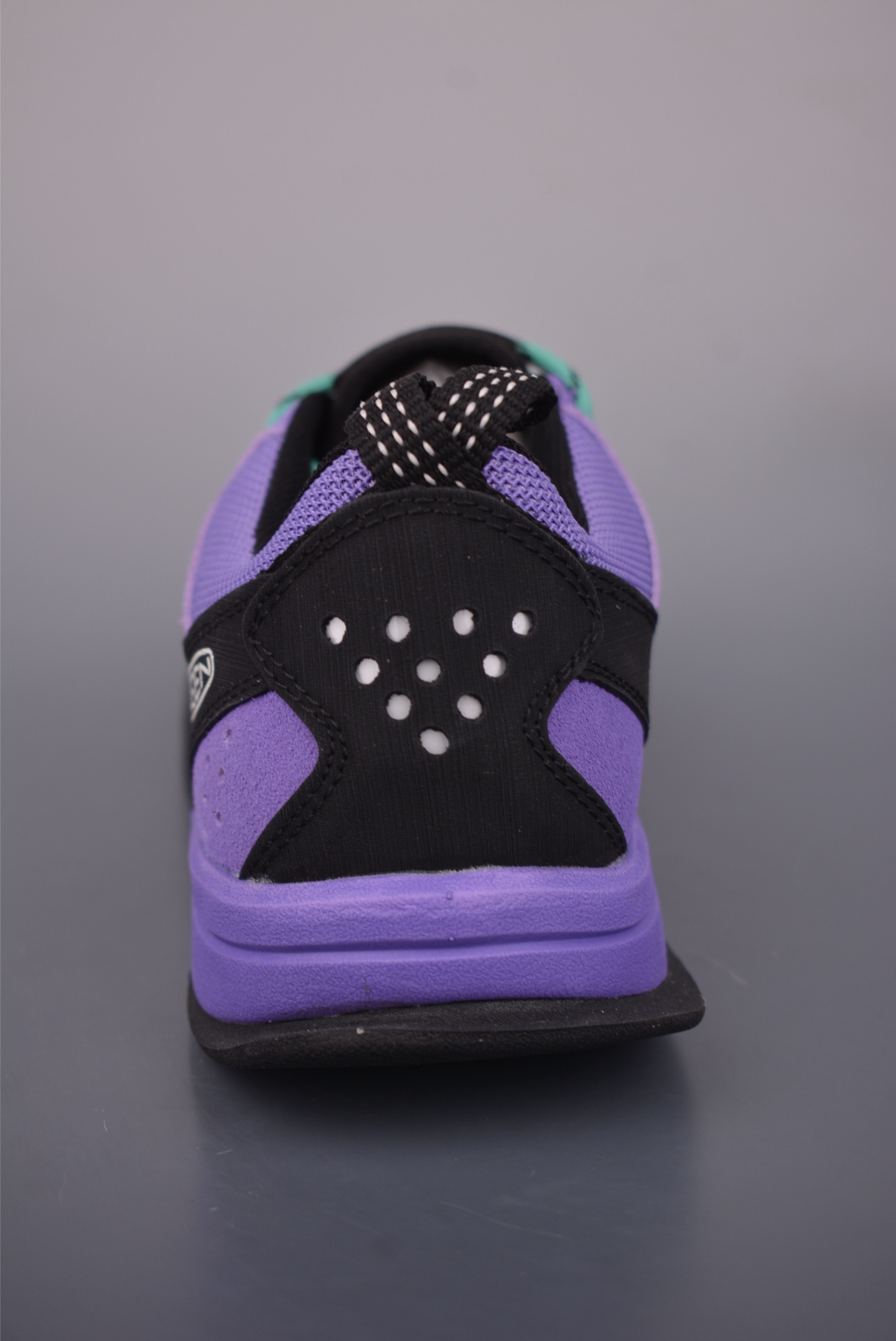  💰240 纯原版 可退换
KEEN 科恩 Jasper Rocks 山系户外鞋
日系街头复古风 原单货 极力推荐版本 
可以暴走2w步的丑鞋第一眼丑萌丑萌
一上脚真香! 平台代购专供 
官网一致包装原版鞋垫舒适度一级棒 
回弹好牛皮鞋身的包裹性hin好
透气舒适徒步登山 citywalk选它准没错
鞋底足够软 回弹性不错 
配送原版替换鞋带 多姿多彩
官方货号：102221531
尺码：36 37 38 39 40 41 42 43 44 45
