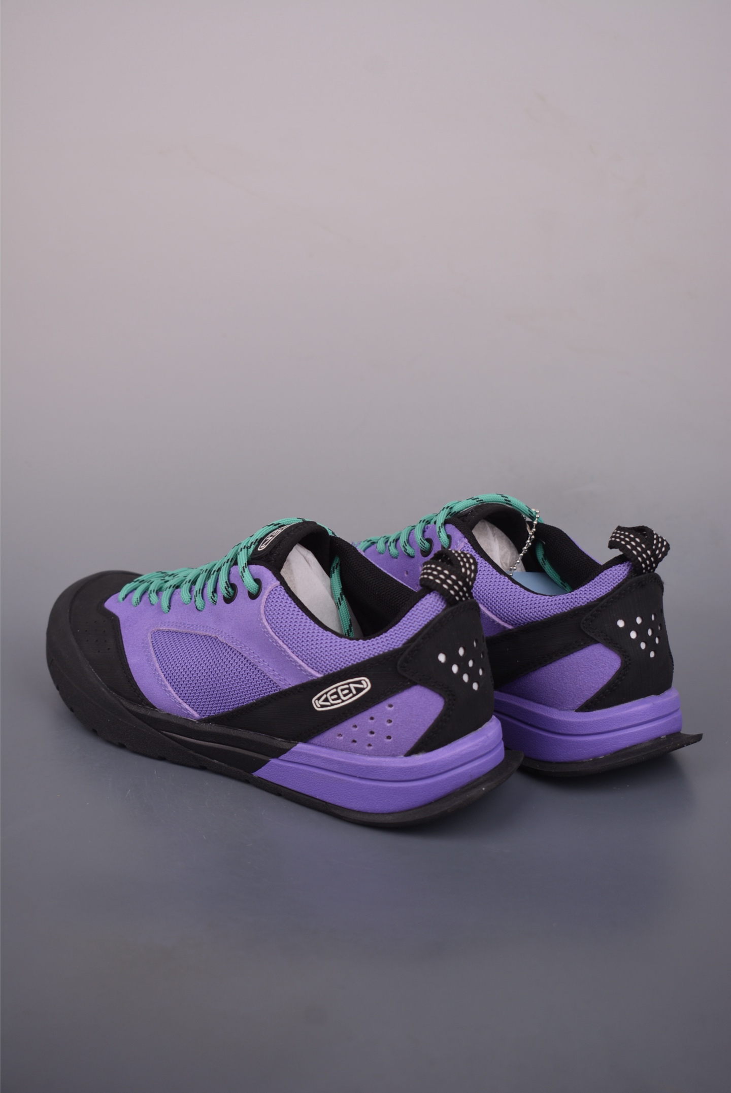  💰240 纯原版 可退换
KEEN 科恩 Jasper Rocks 山系户外鞋
日系街头复古风 原单货 极力推荐版本 
可以暴走2w步的丑鞋第一眼丑萌丑萌
一上脚真香! 平台代购专供 
官网一致包装原版鞋垫舒适度一级棒 
回弹好牛皮鞋身的包裹性hin好
透气舒适徒步登山 citywalk选它准没错
鞋底足够软 回弹性不错 
配送原版替换鞋带 多姿多彩
官方货号：102221531
尺码：36 37 38 39 40 41 42 43 44 45
